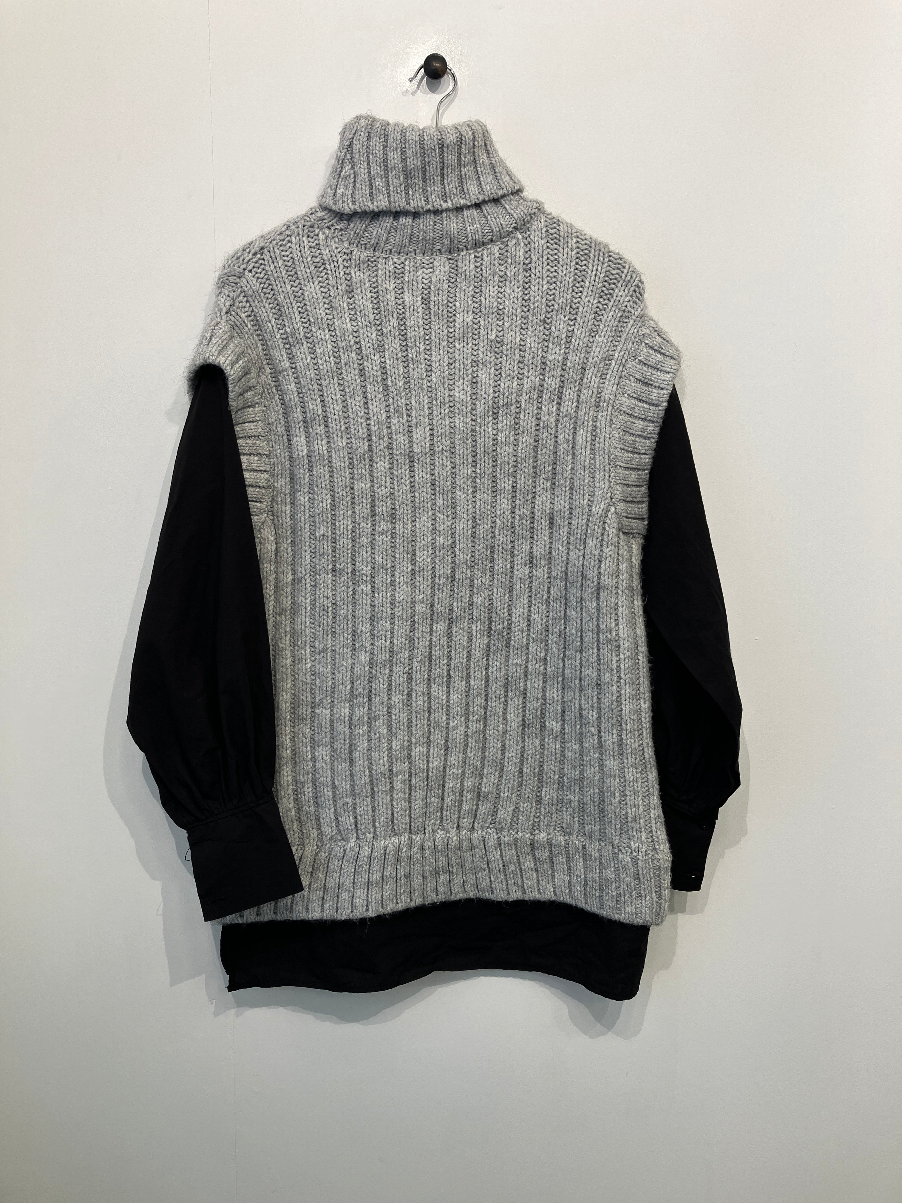 River Island Strik
