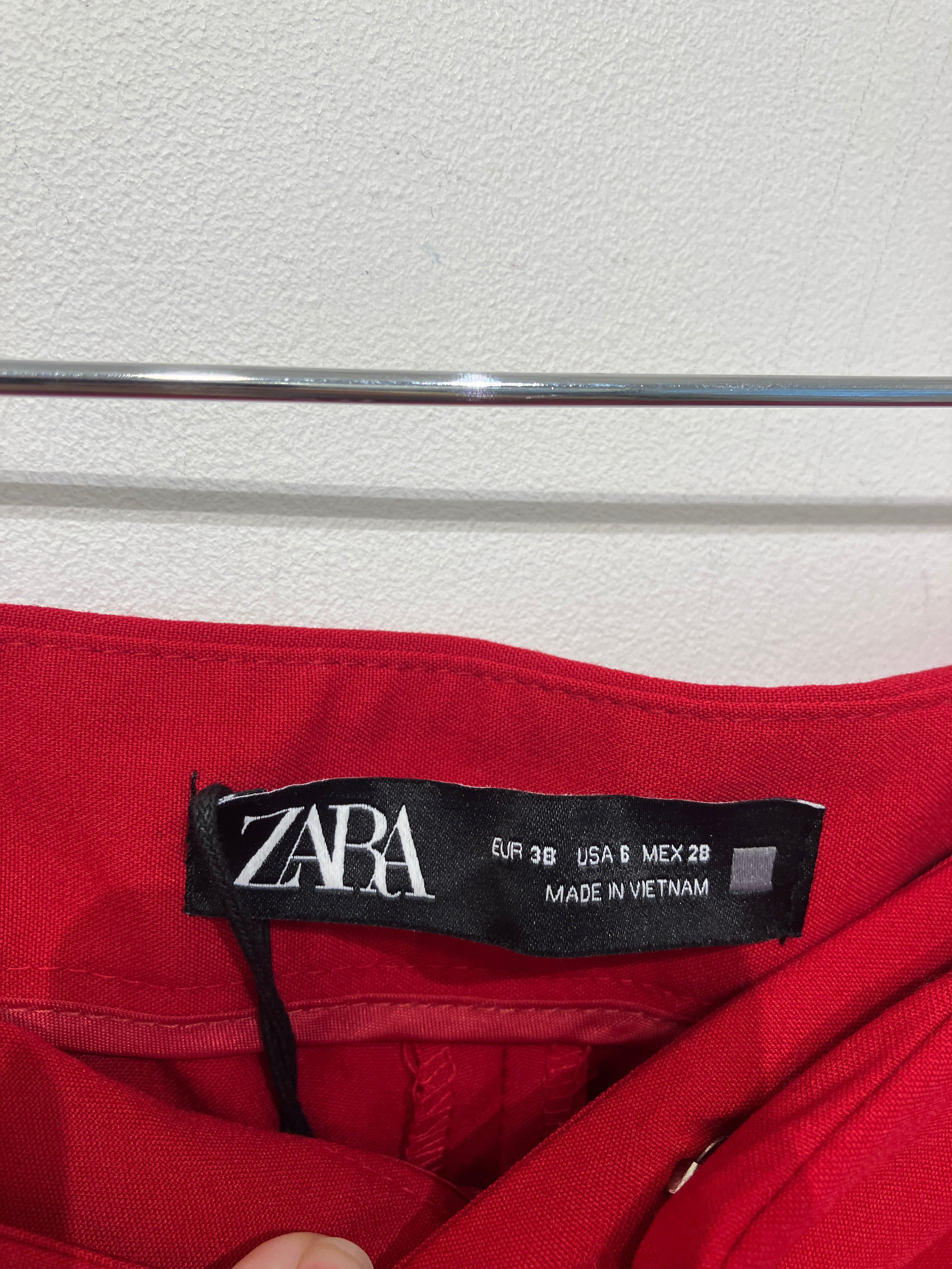 Zara Bukser