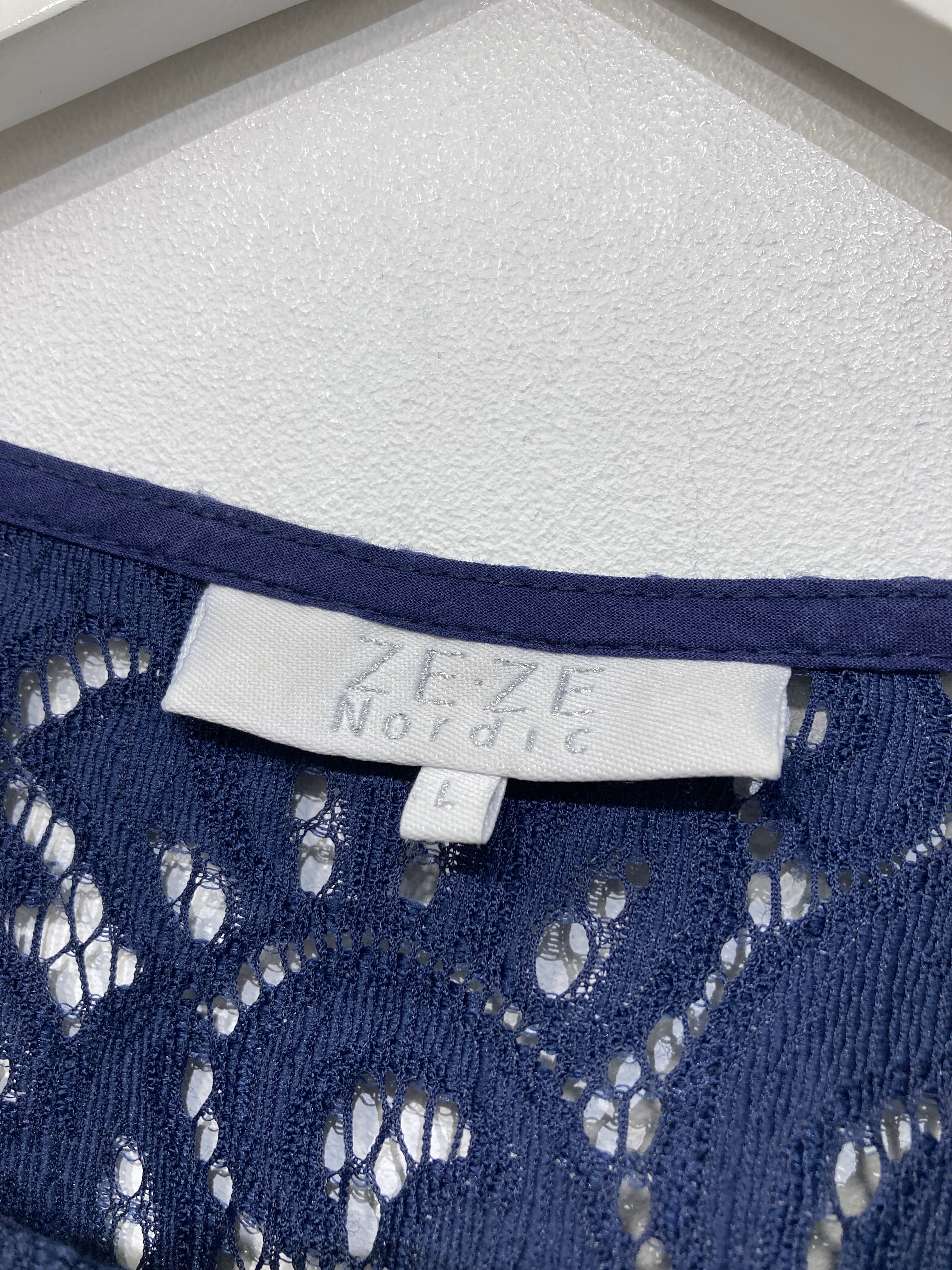 ZE-ZE Nordic Bluse