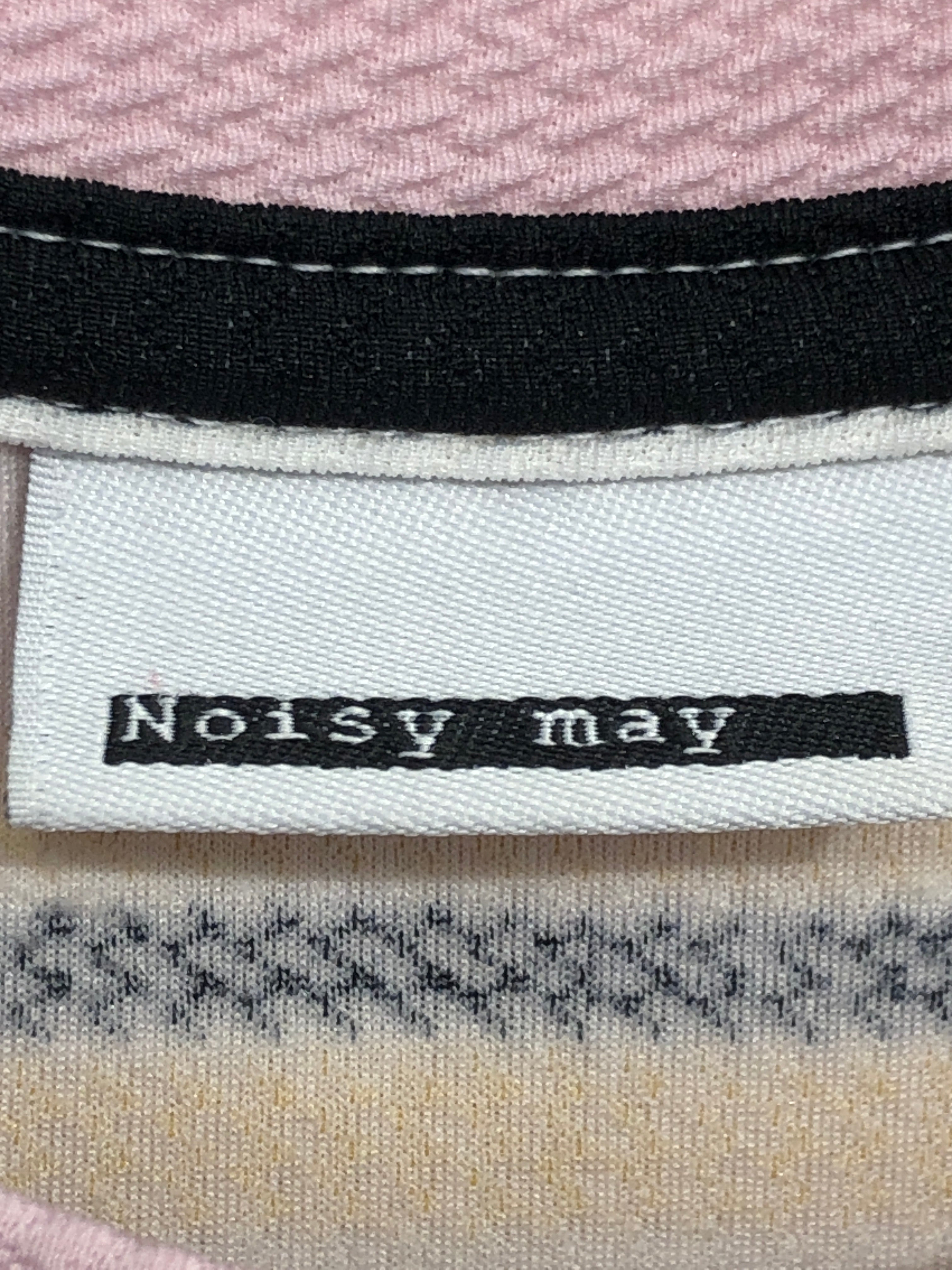 Noisy may kort kjole