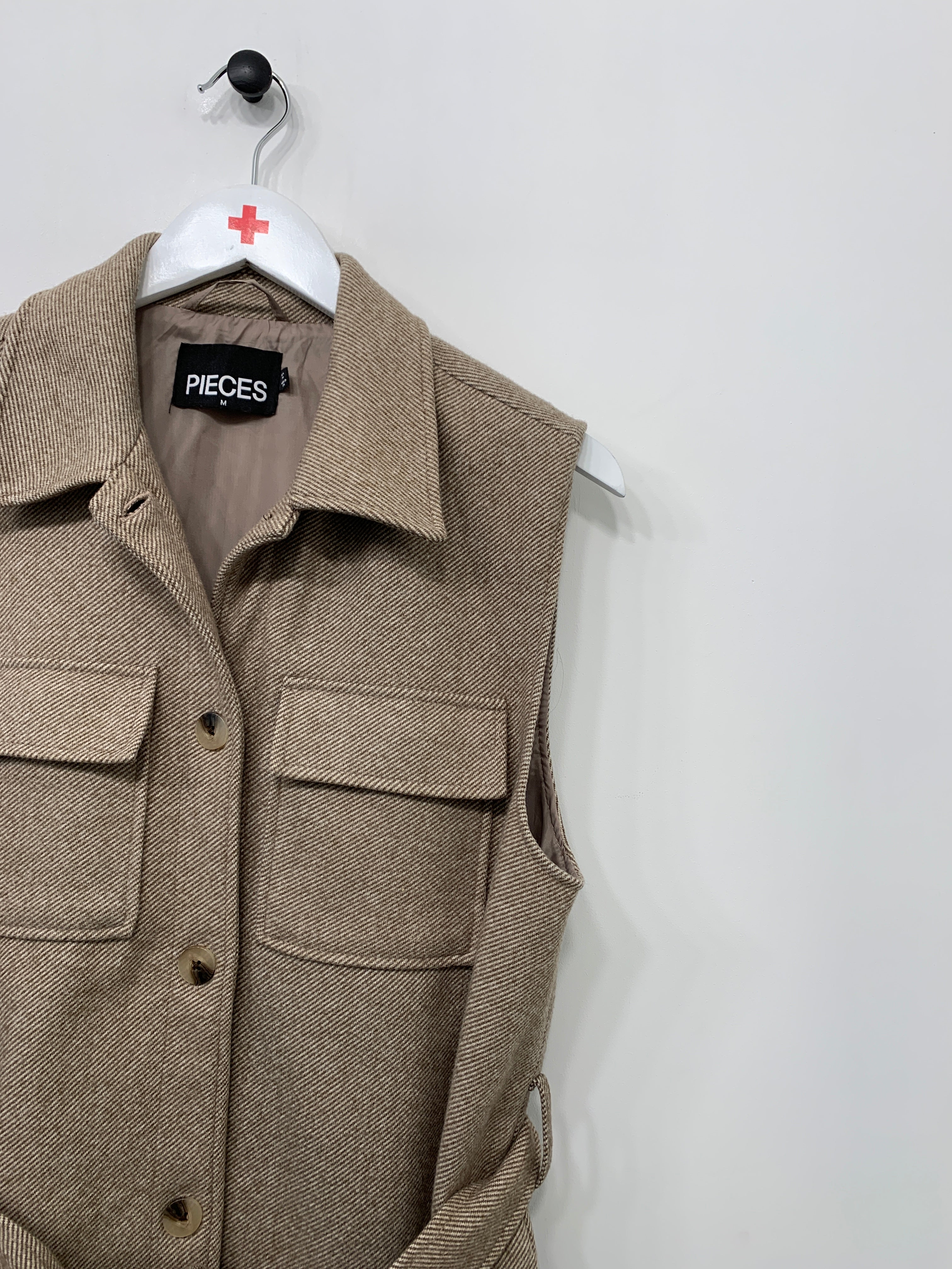 Pieces Vest