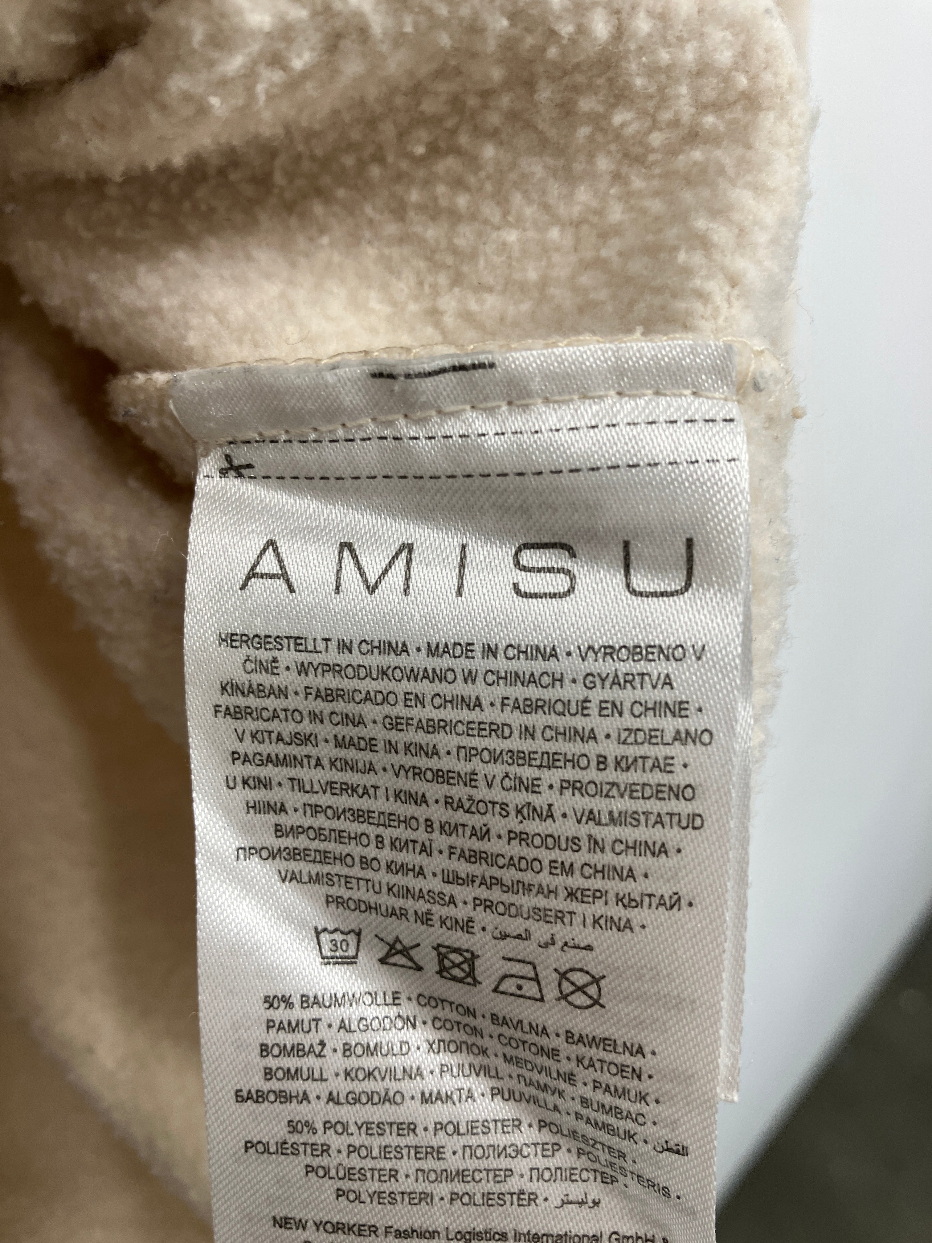 Amisu Sweater