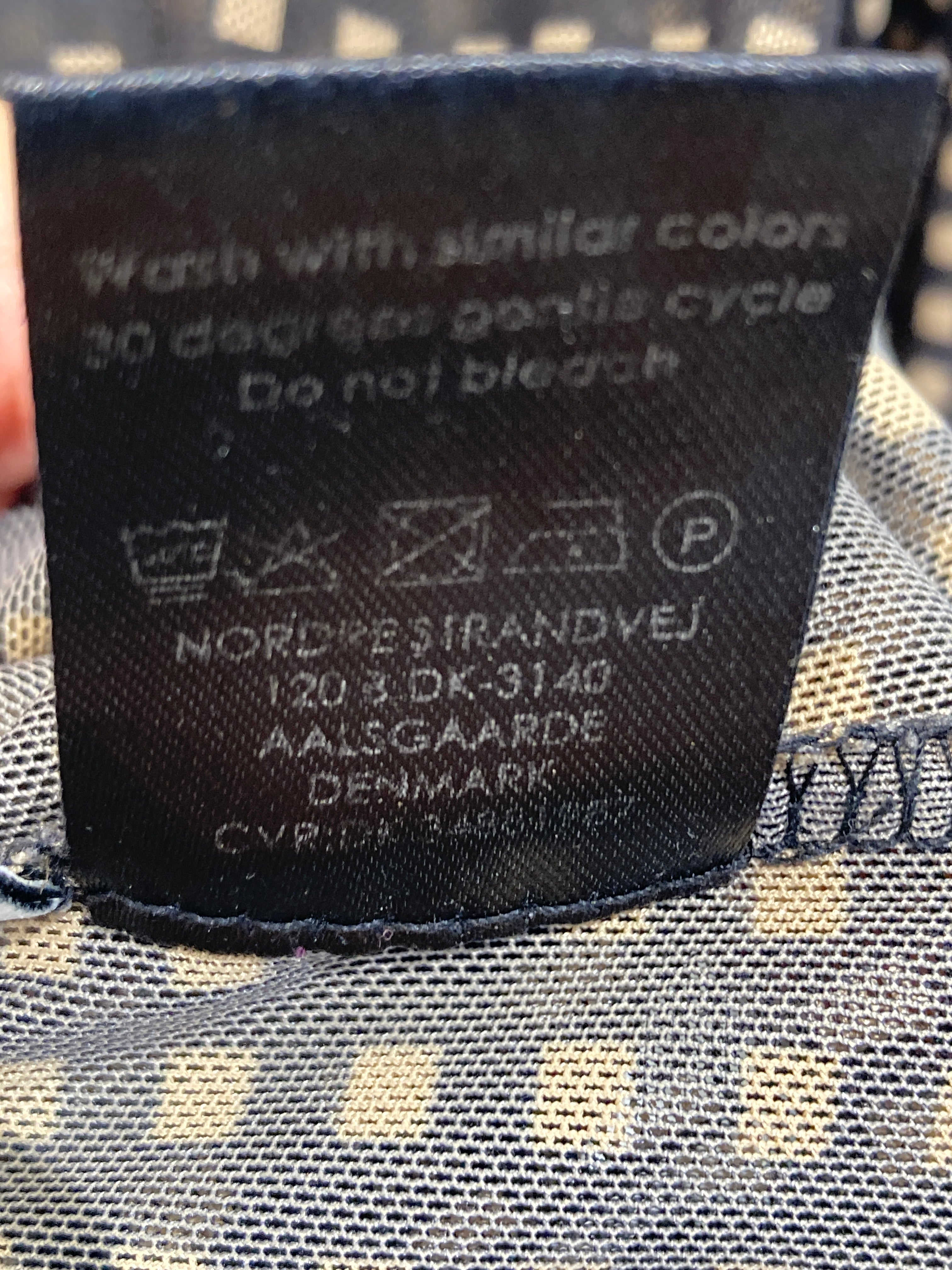Neo Noir Bluse