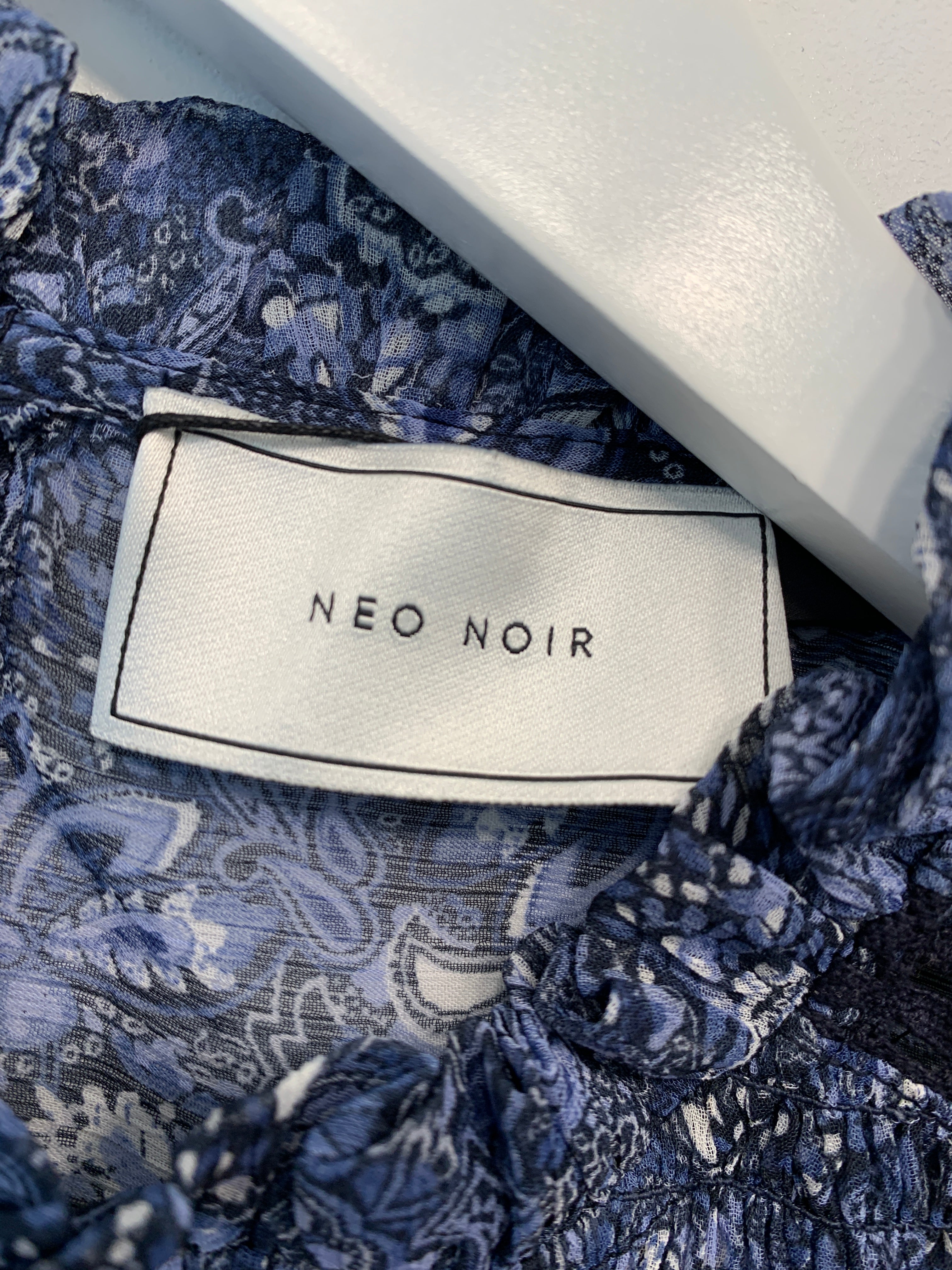 Neo Noir Bluse