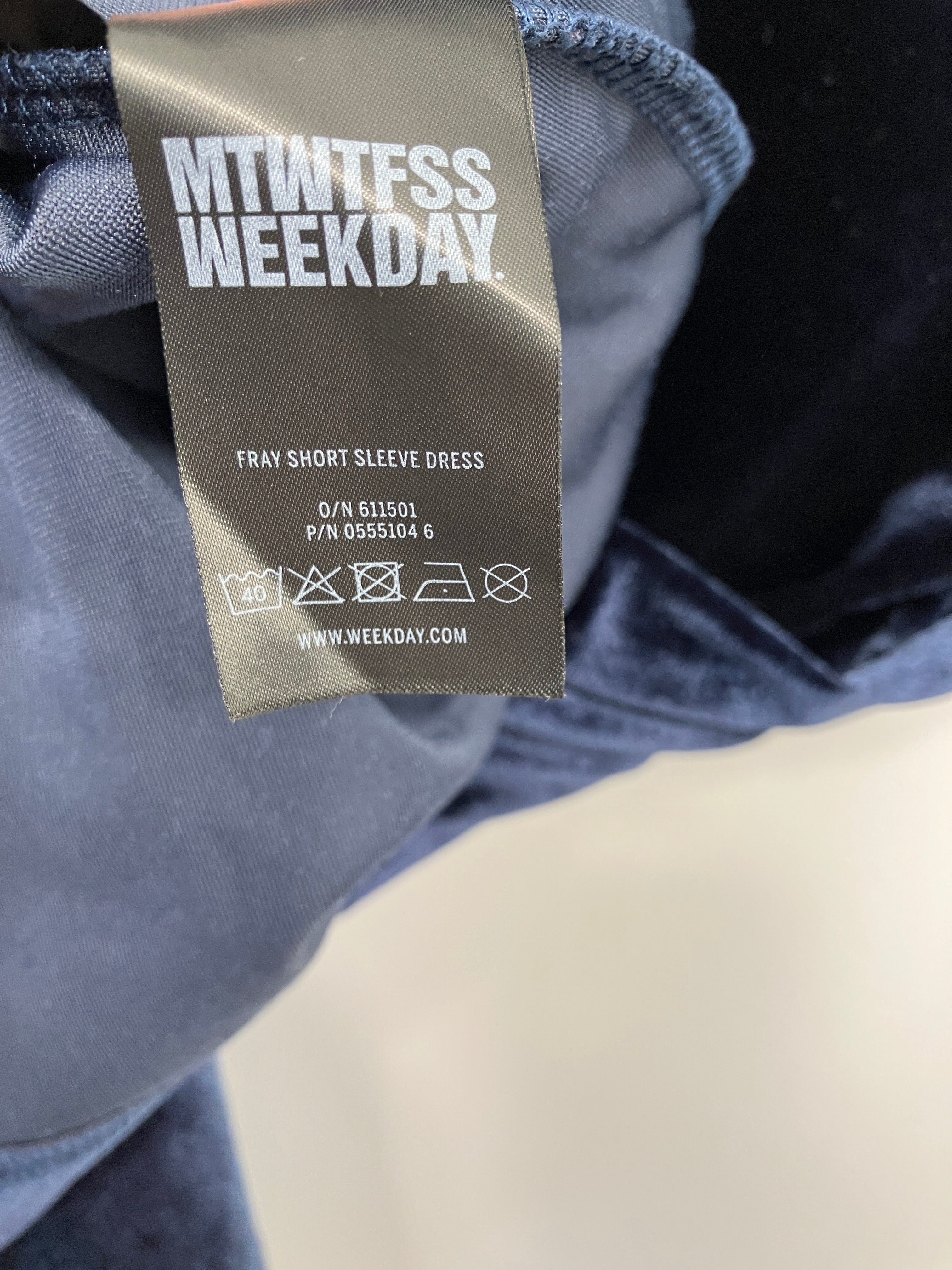 Weekday Kjole