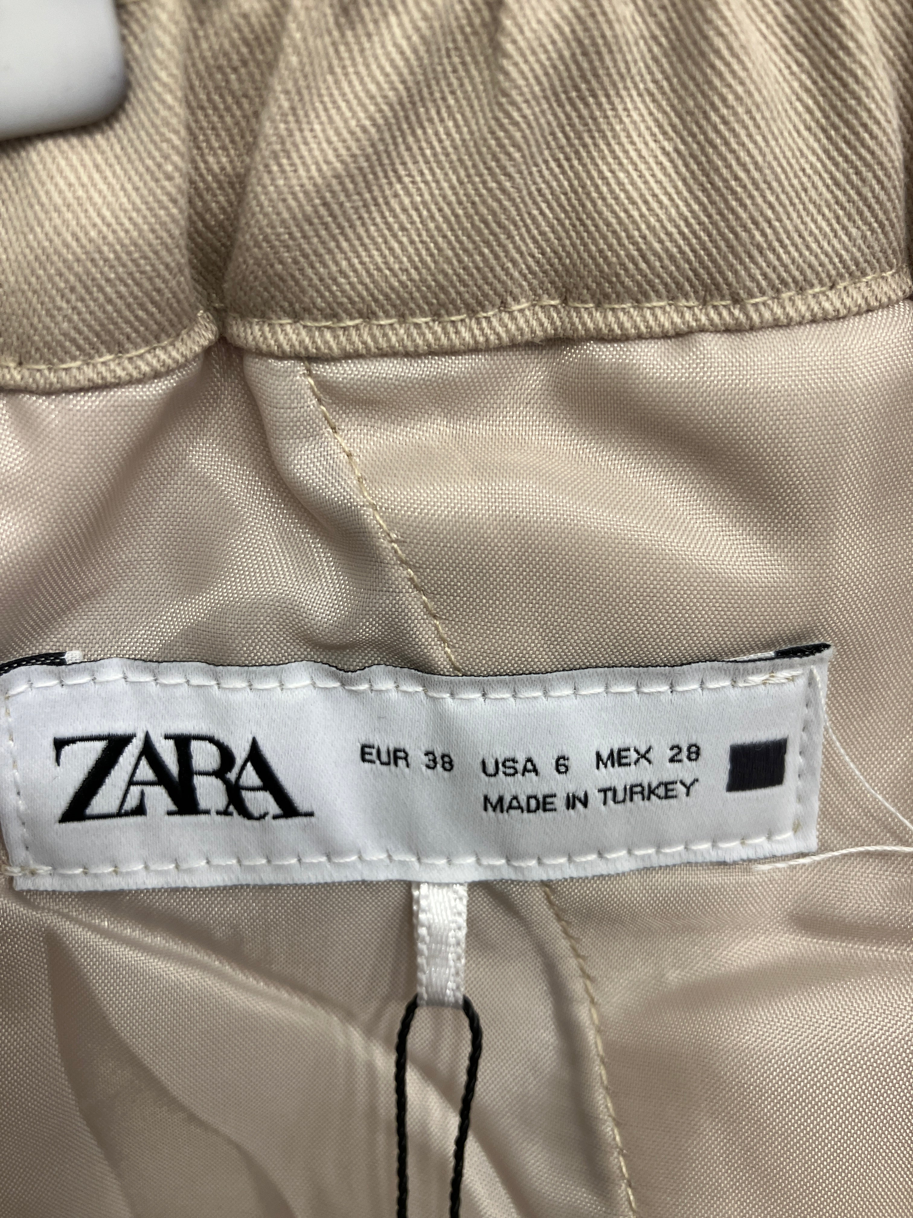 Zara Bukser
