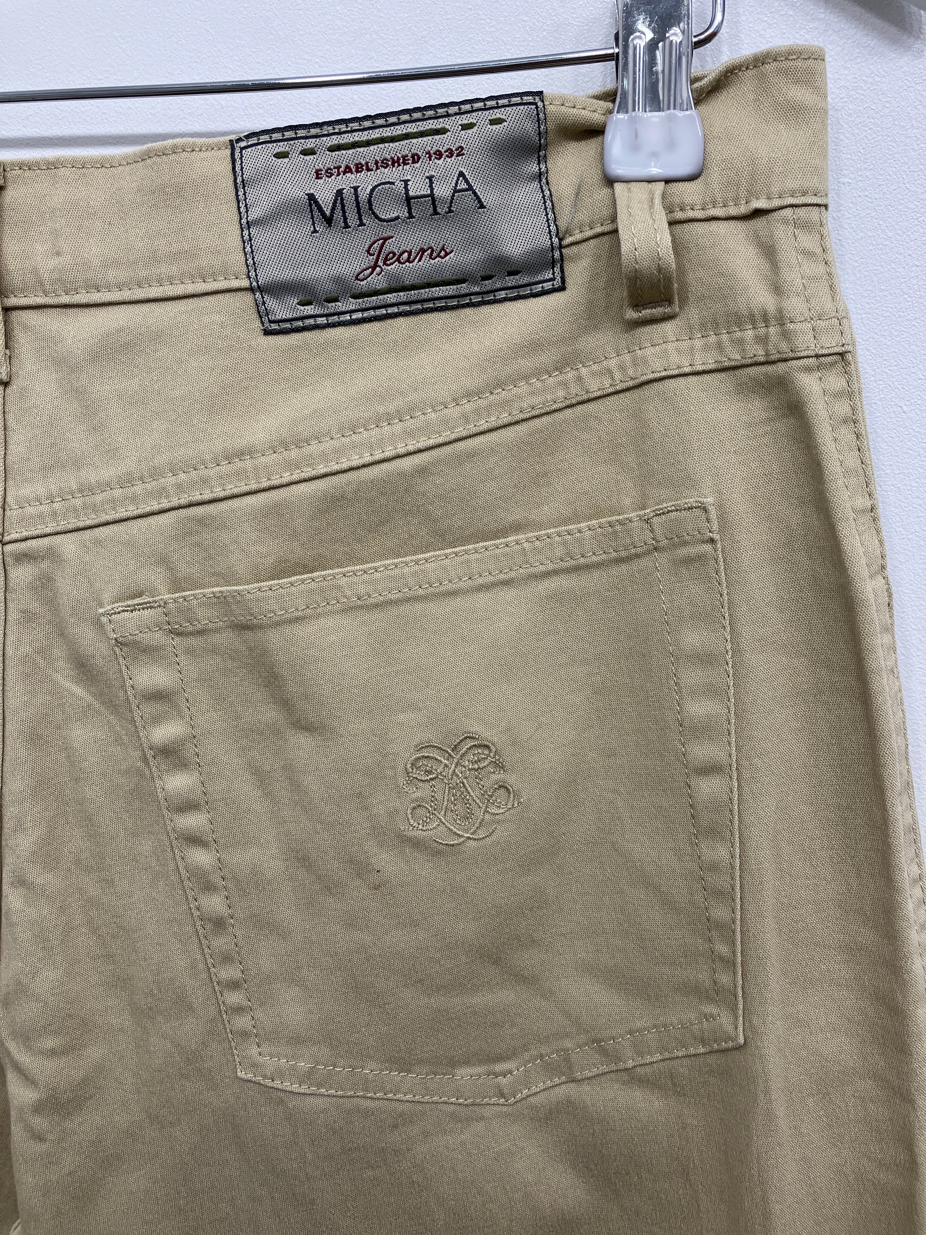 Micha Bukser