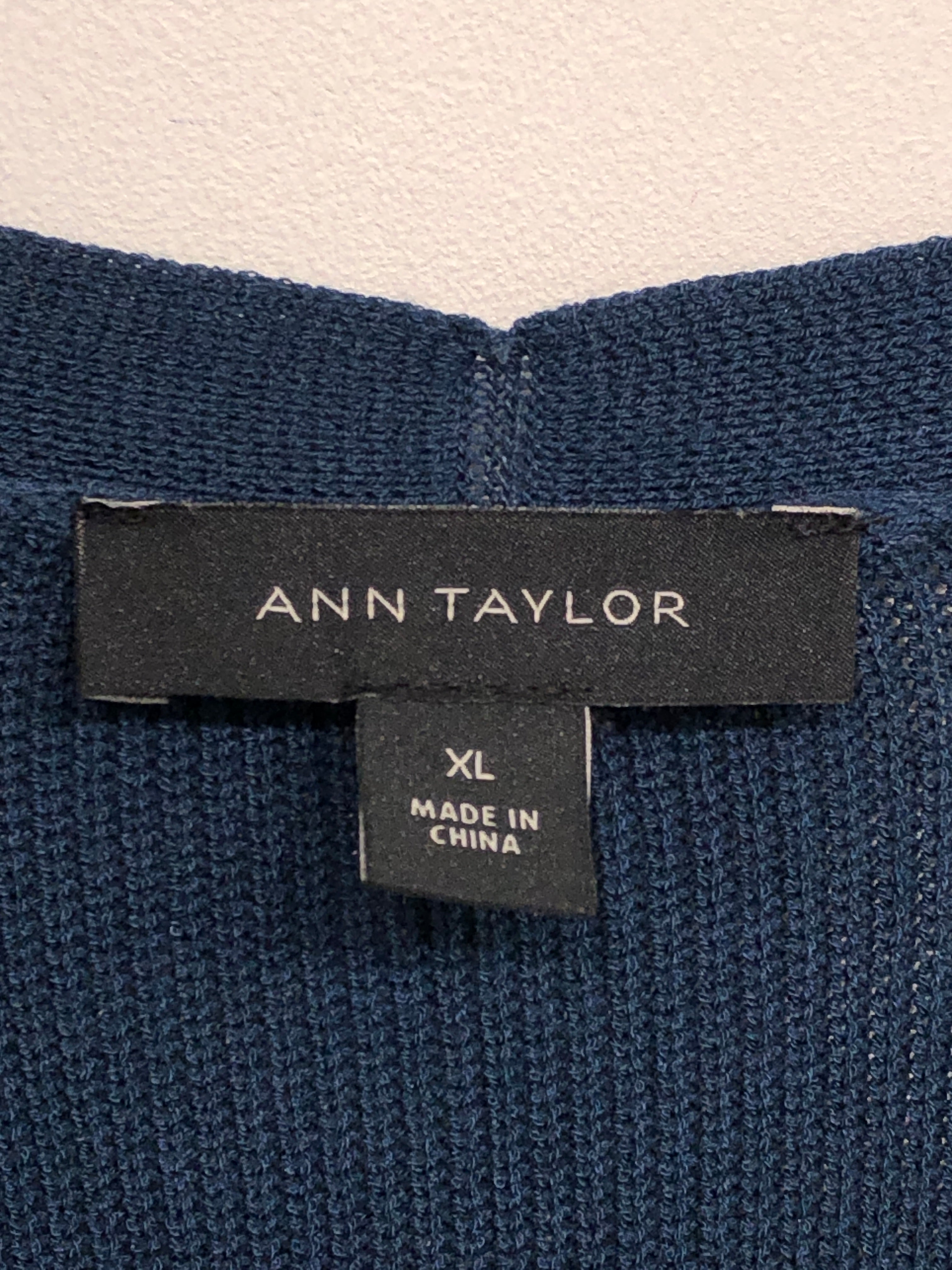 Ann taylor Cardigan