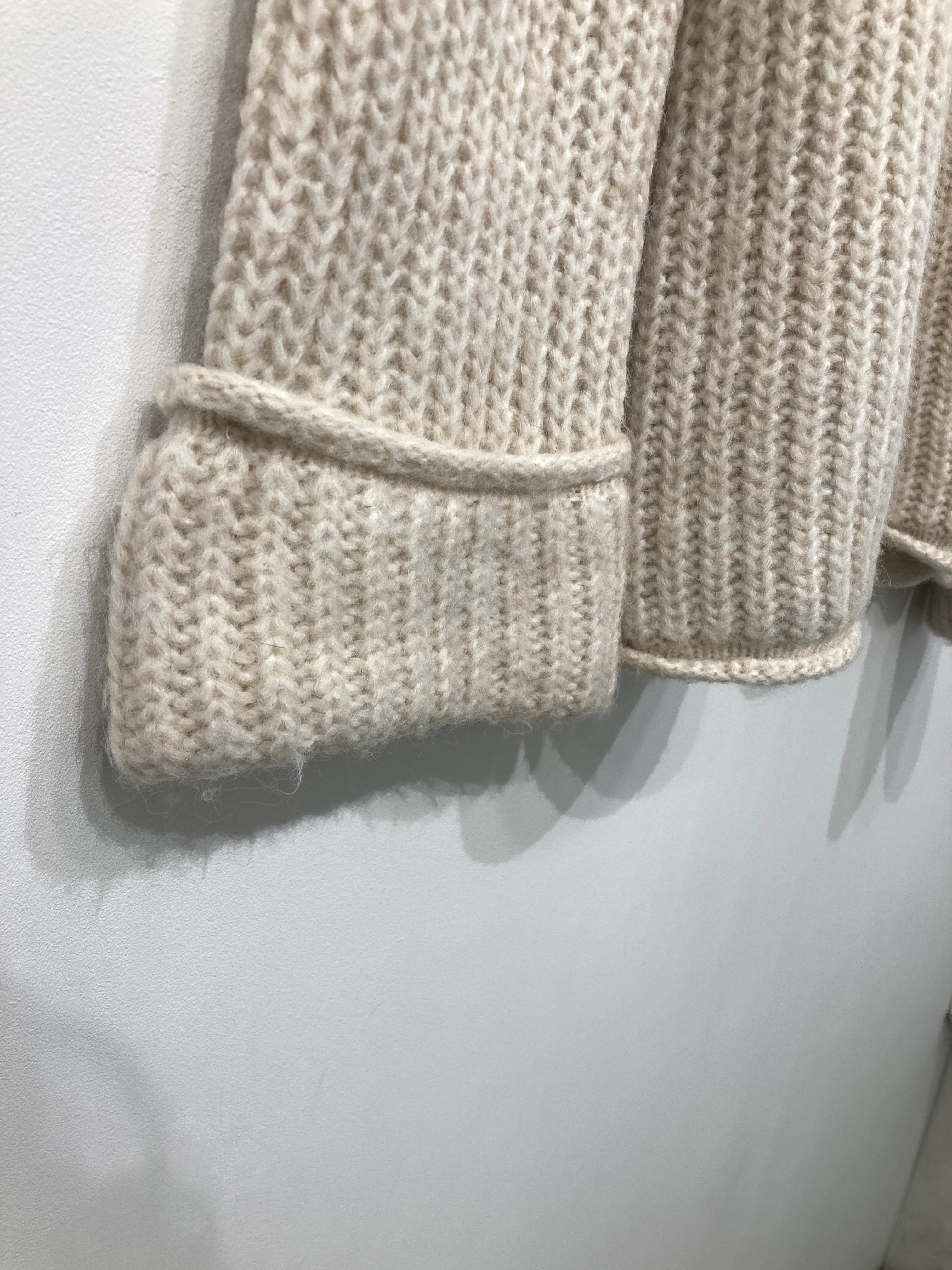 Amisu Knitwear