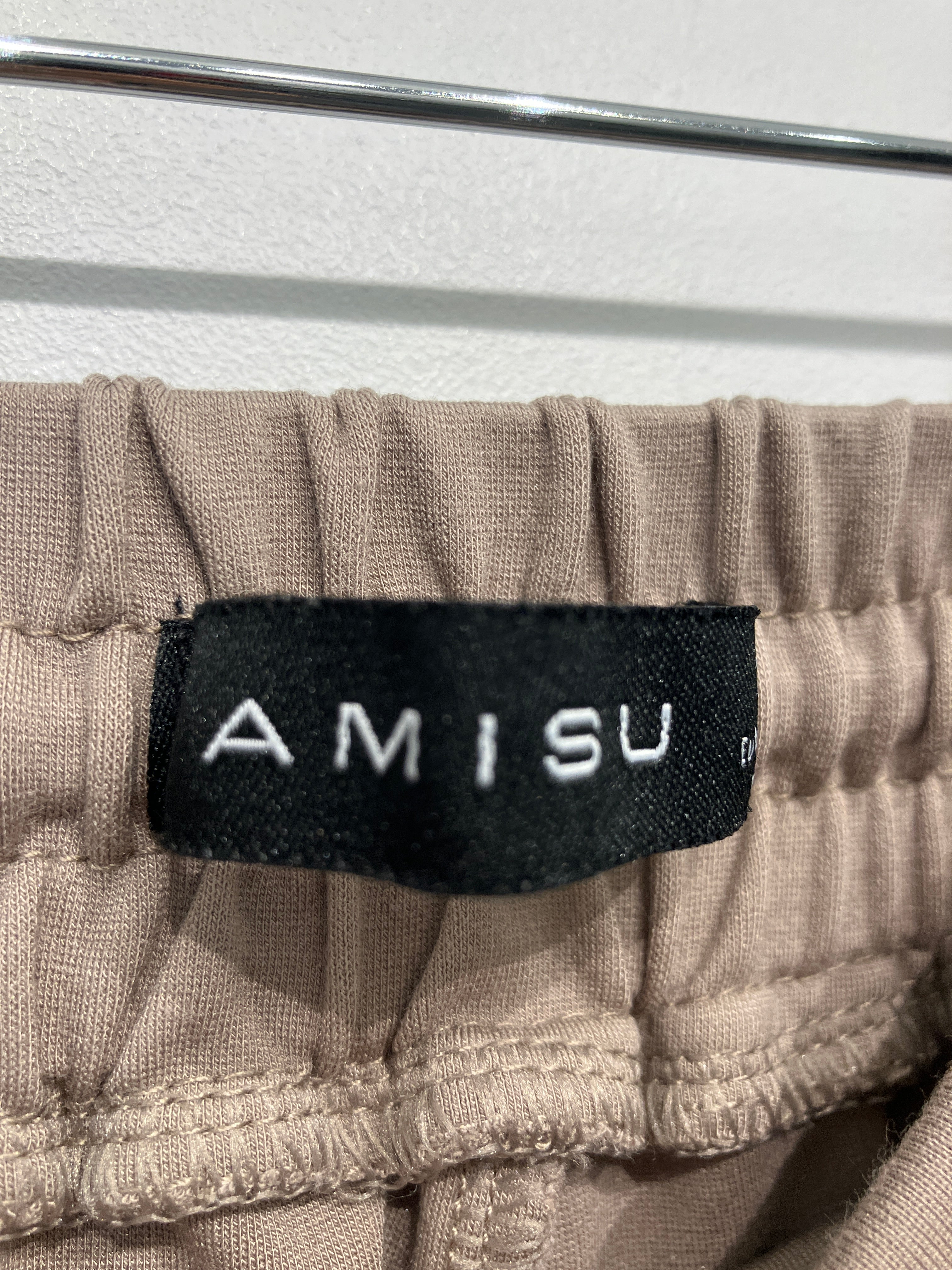 Amisu Bukser