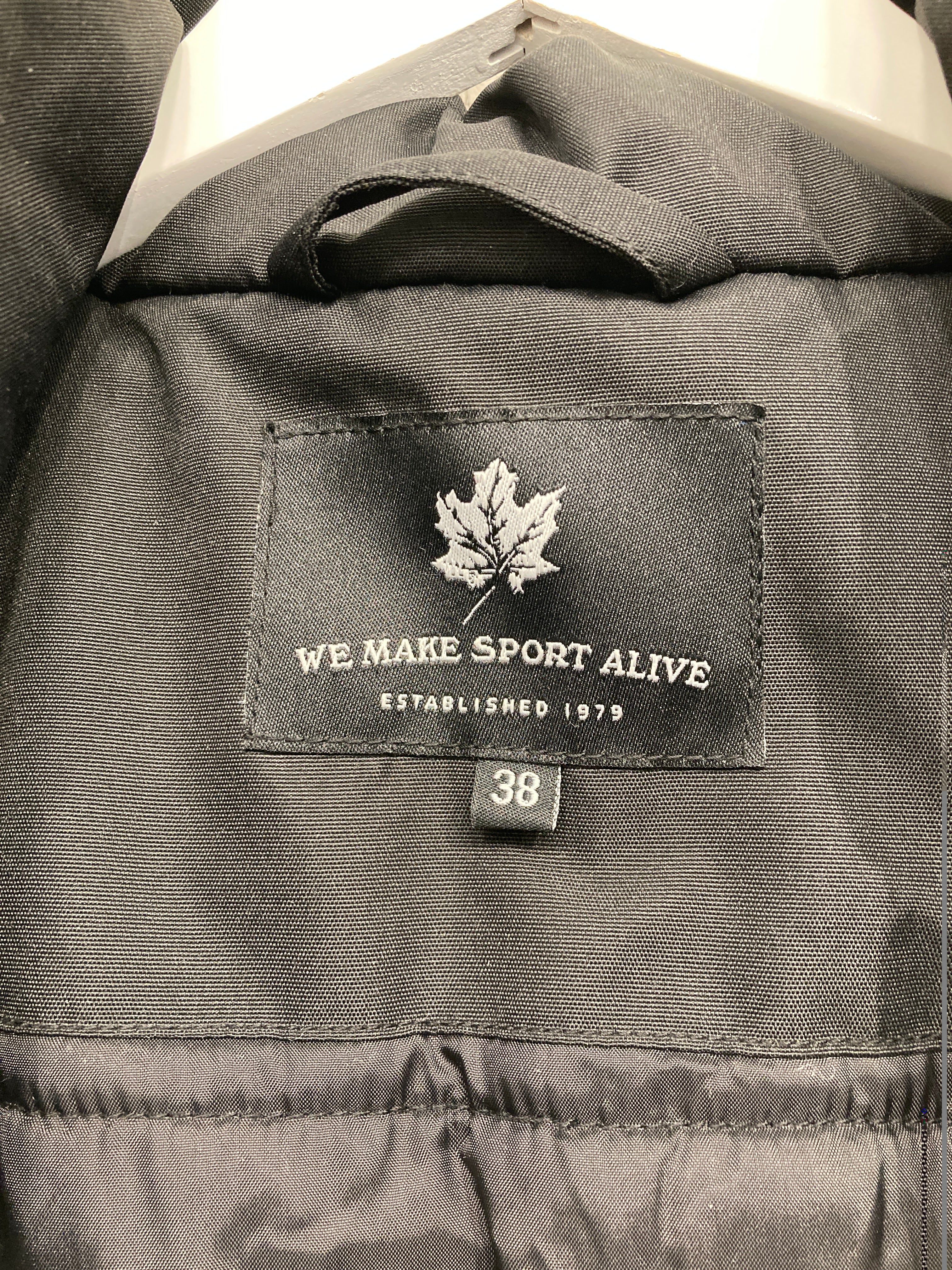 We Make Sport A Live Jakke
