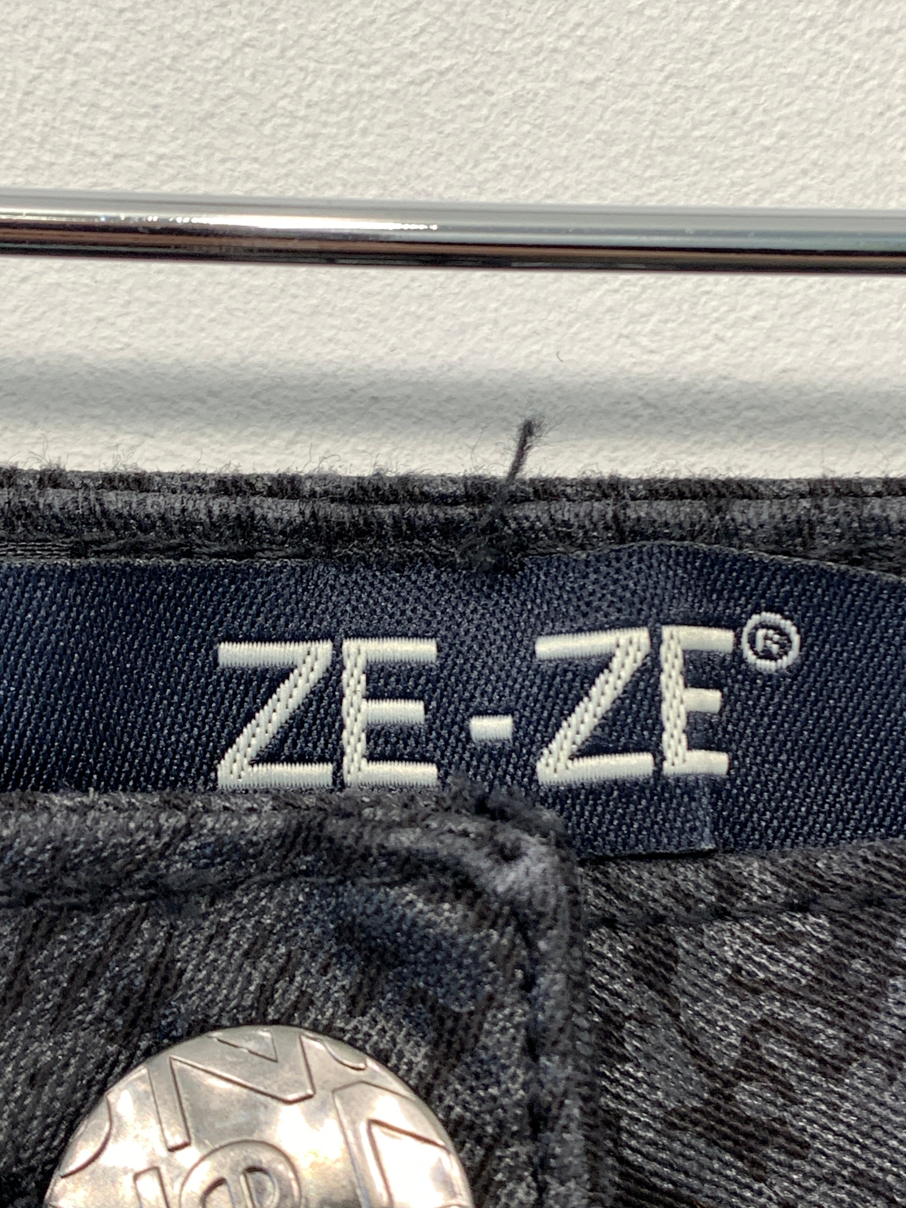Ze-ze Nederdel