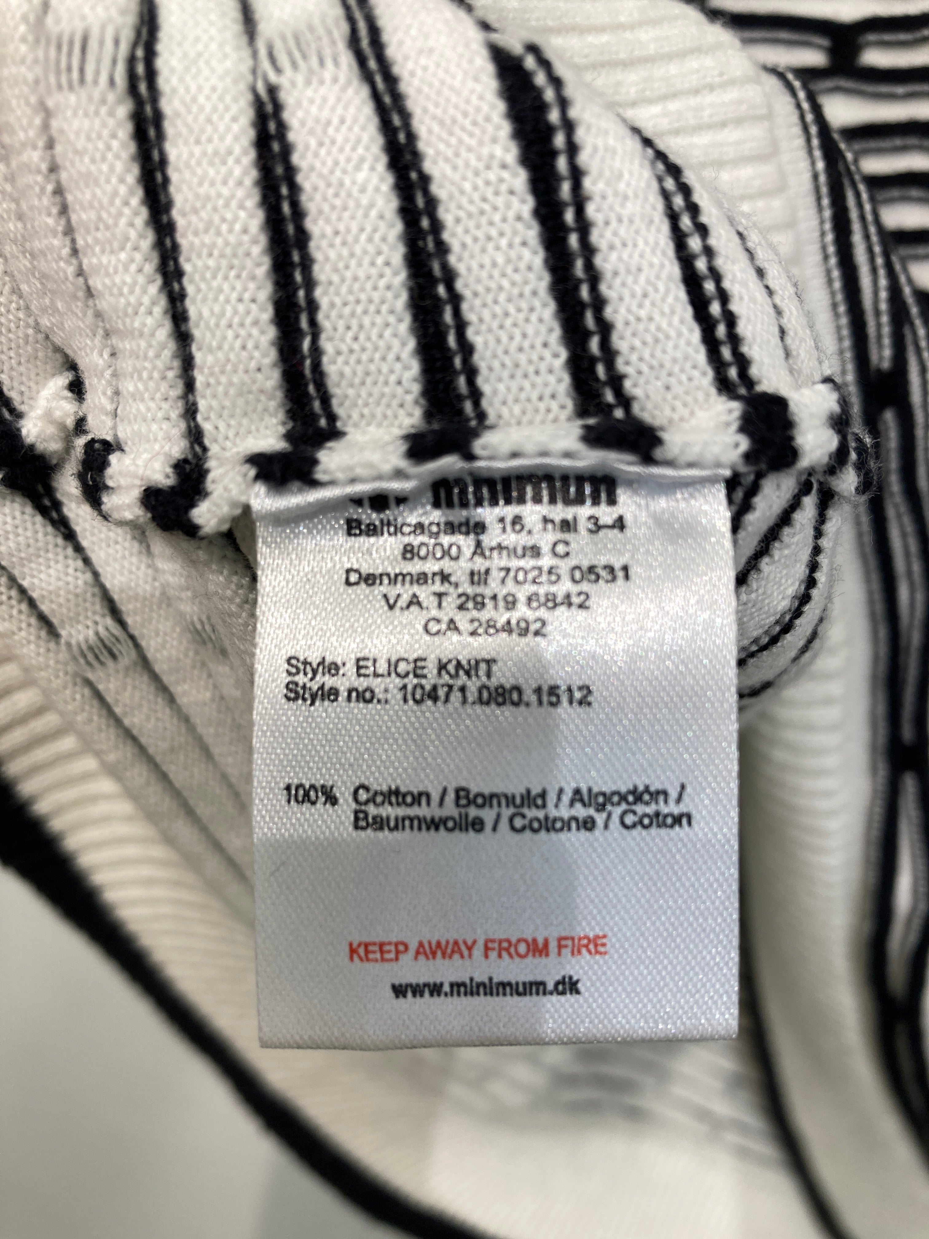 Minimum Sweater