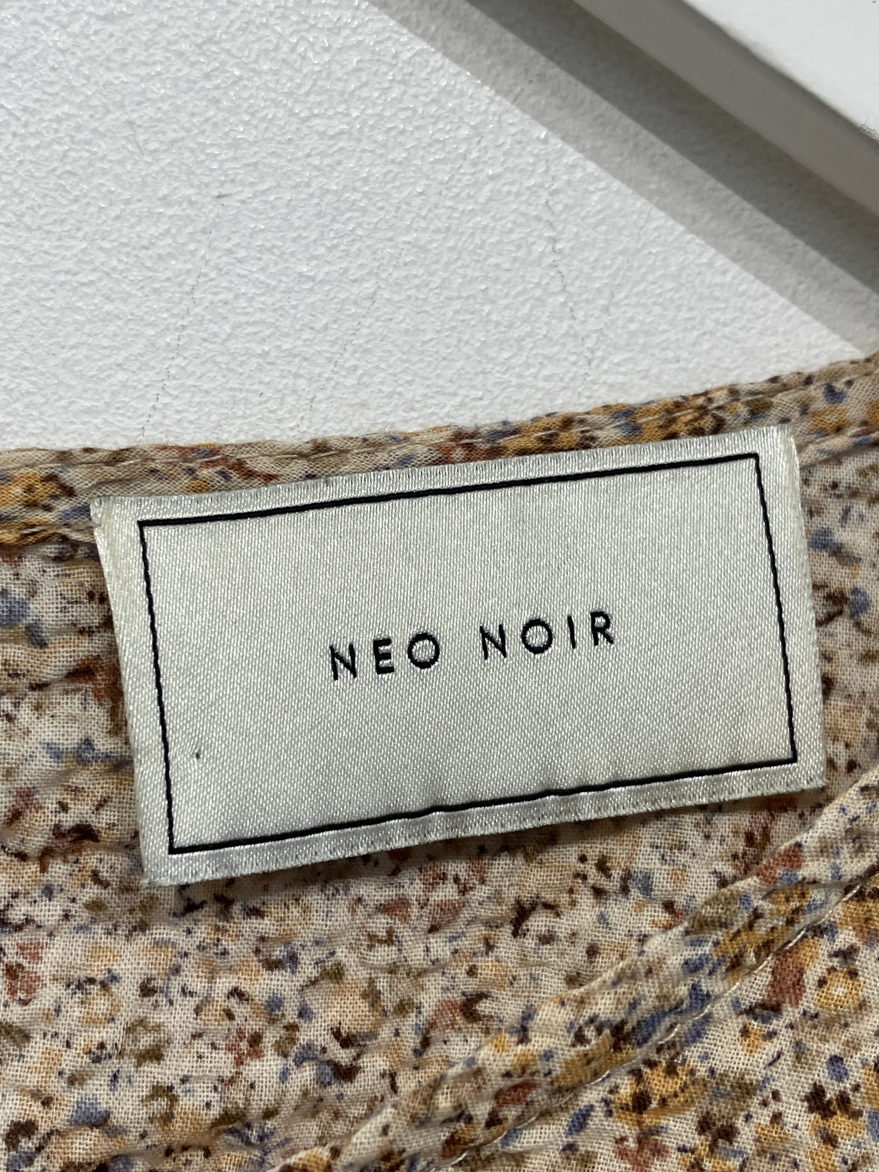 Neo Noir Bluse