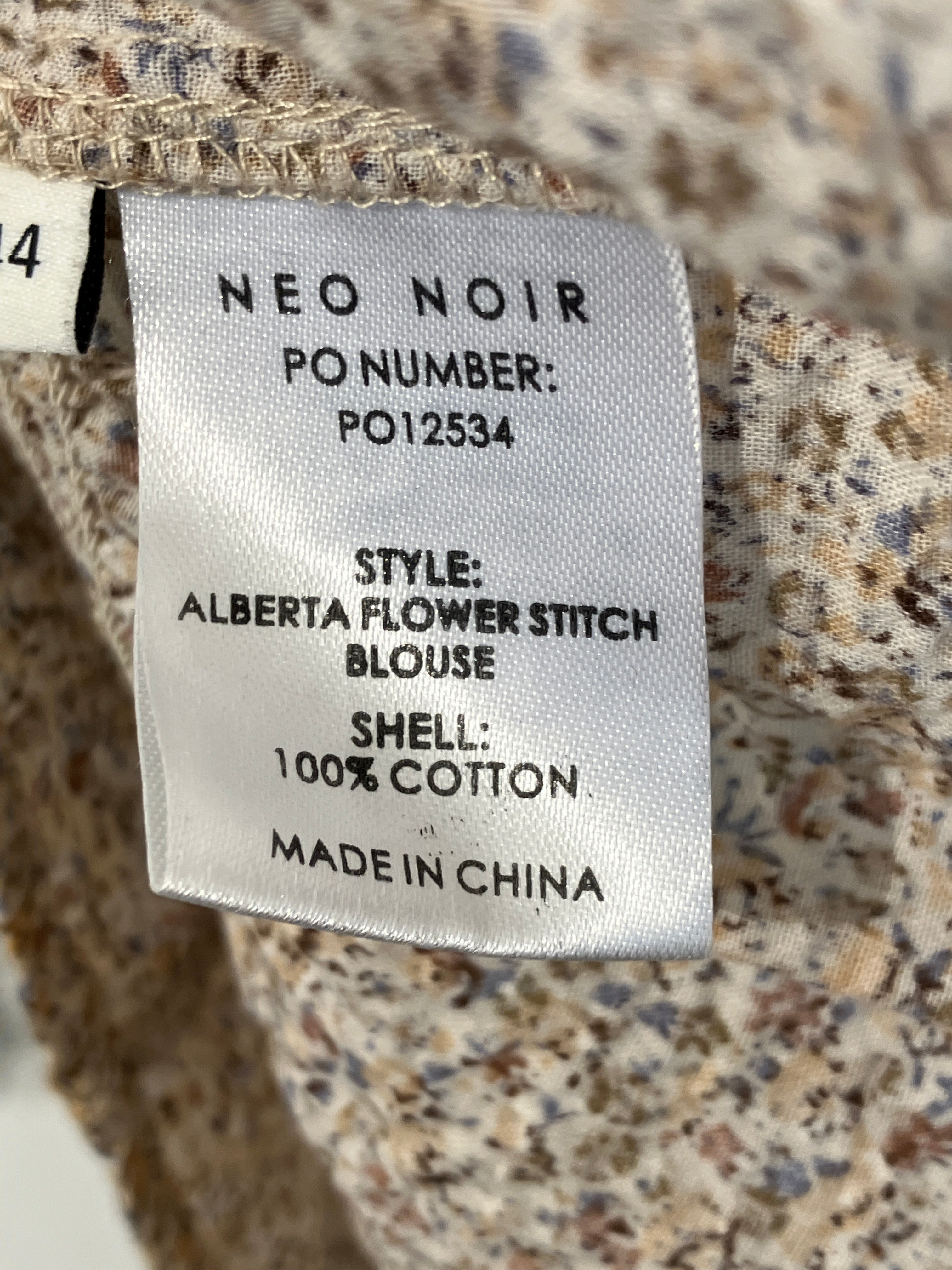 Neo Noir Bluse