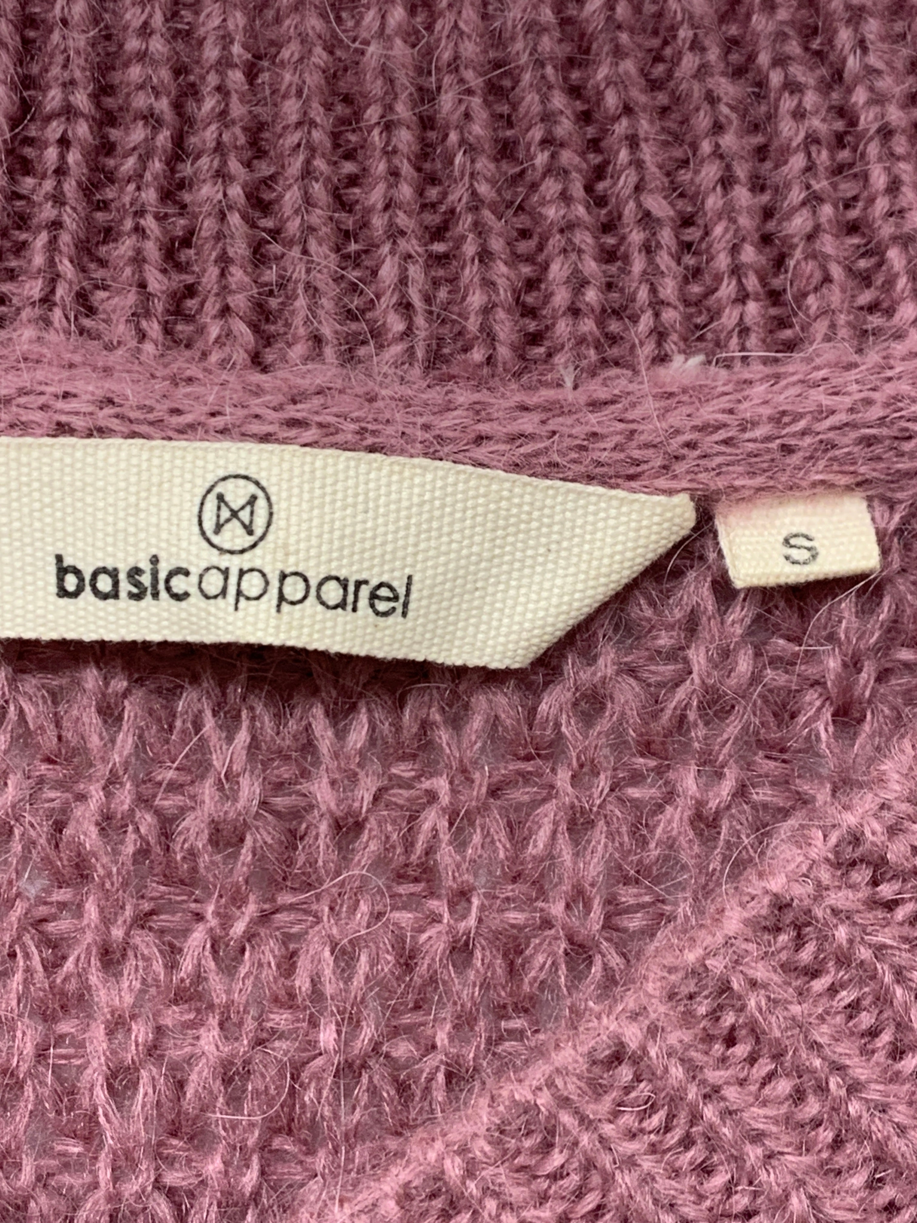 Basic Apparel Strik