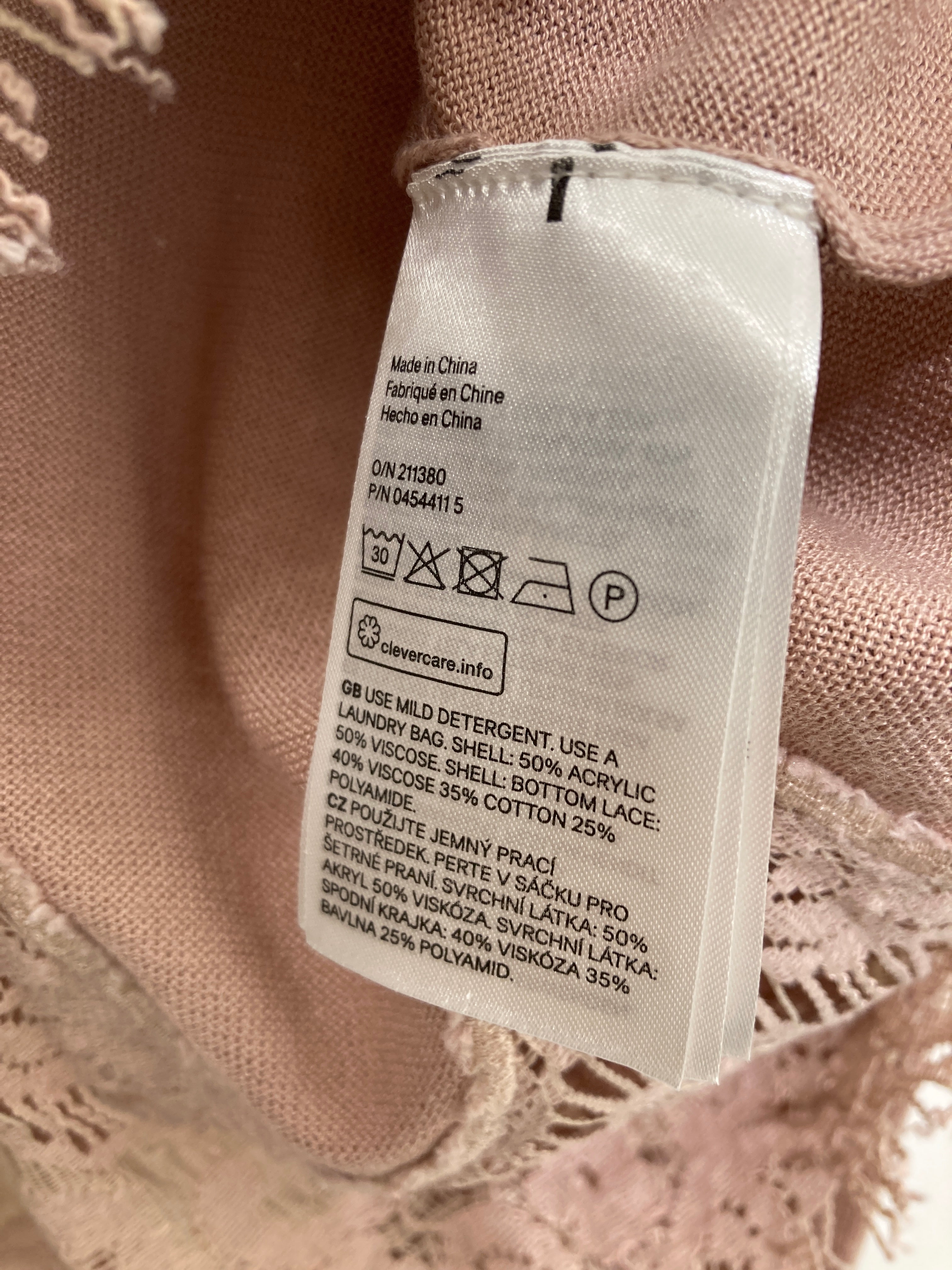 Divided (H&M) Strik