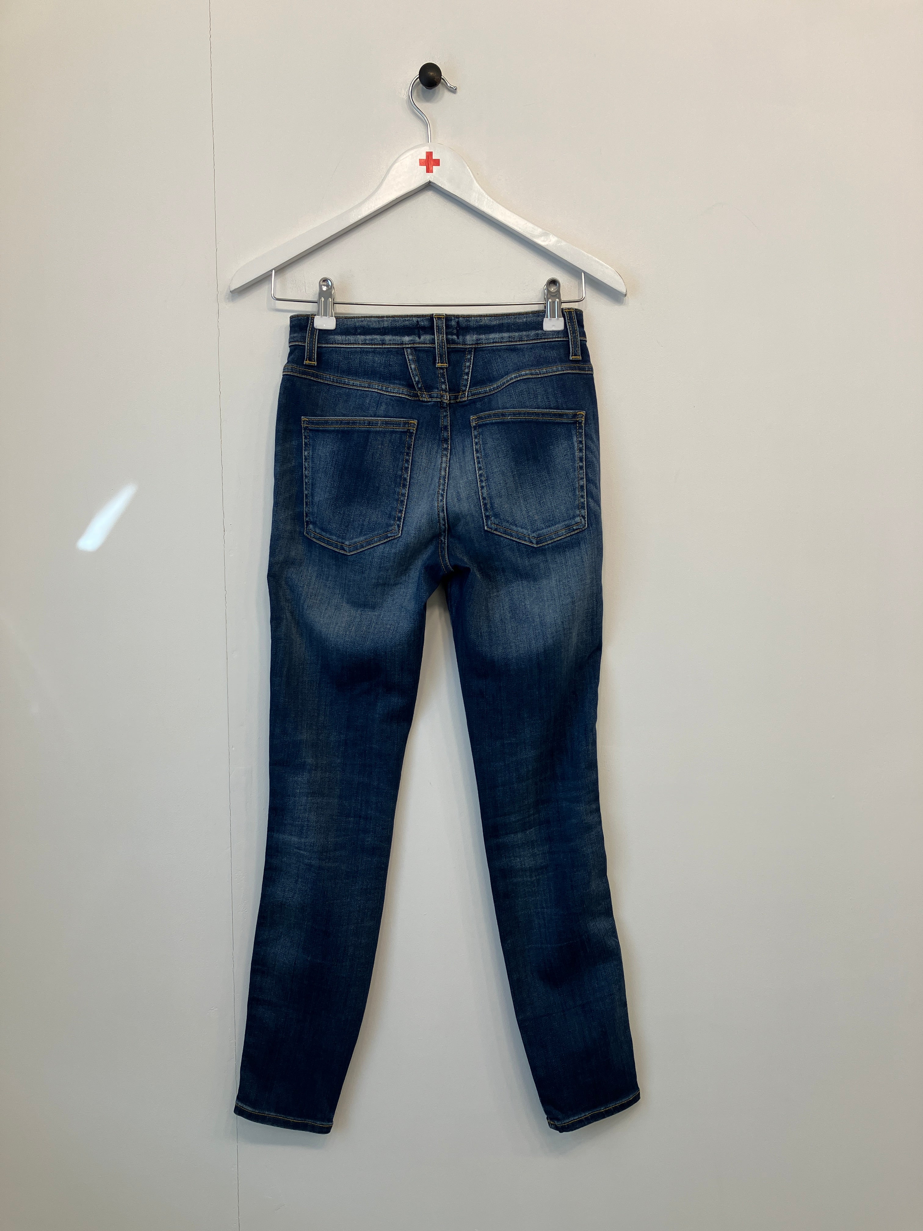 Closed Cowboyjeans
