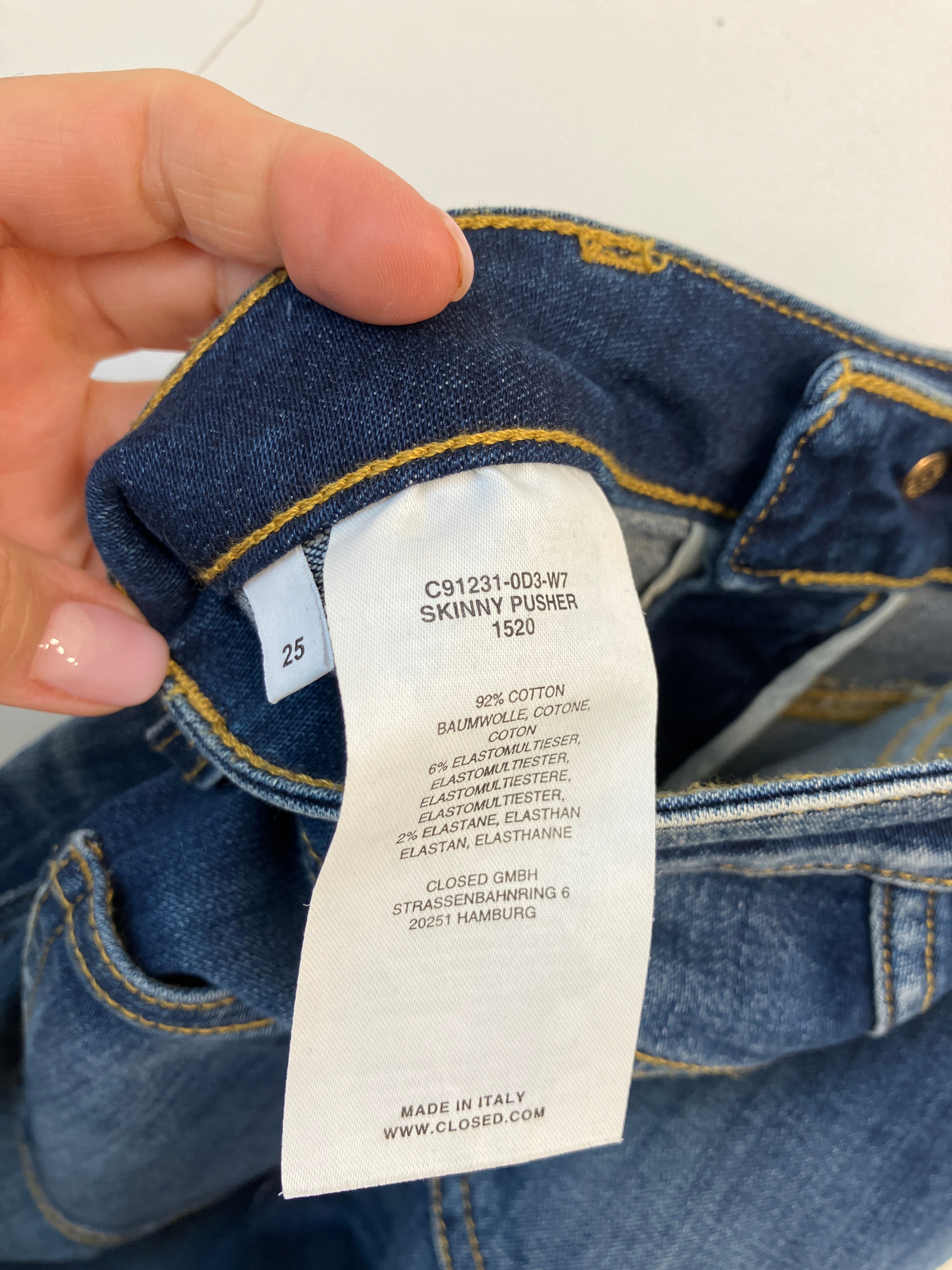 Closed Cowboyjeans