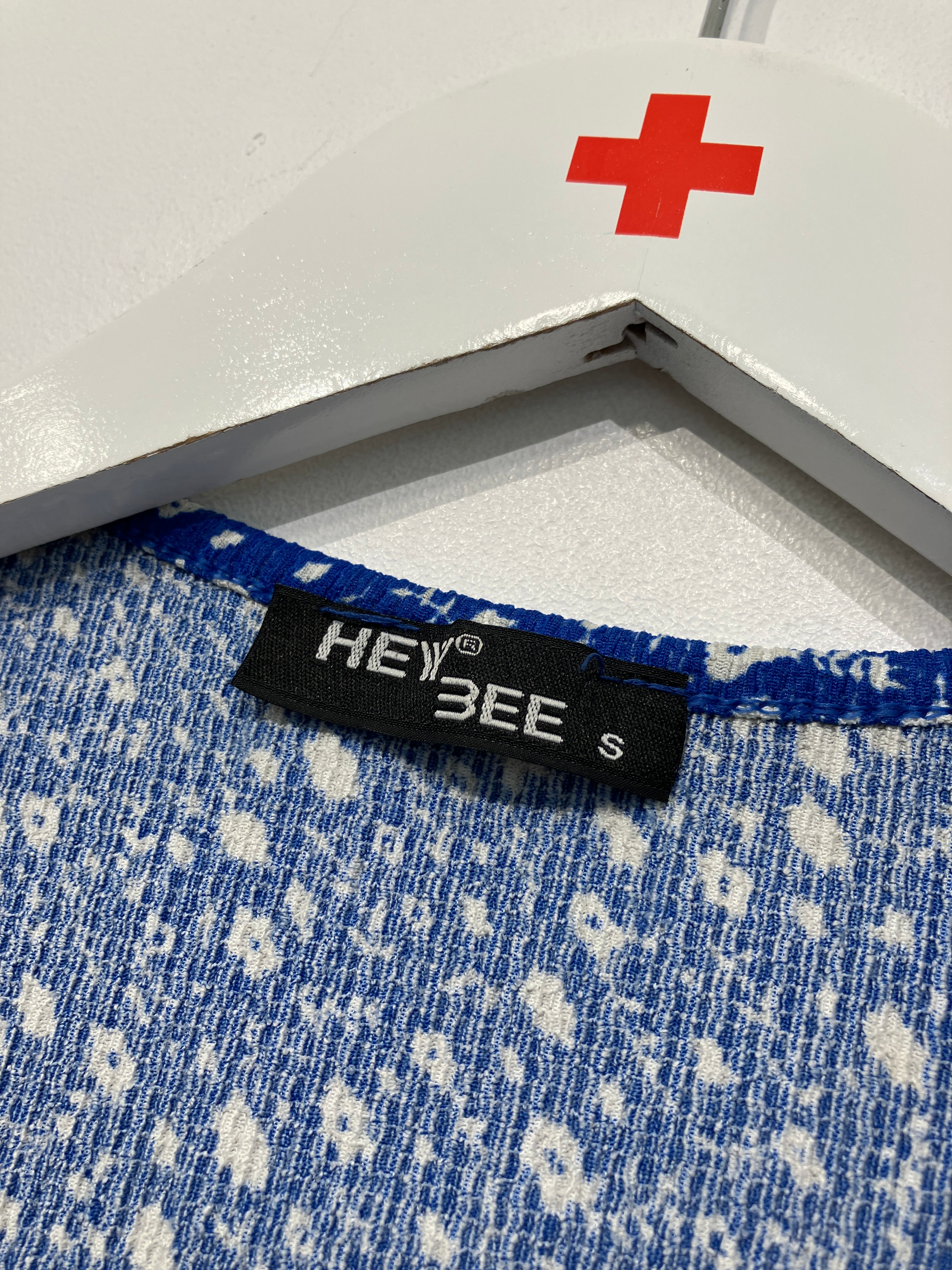 Hey Bee Top