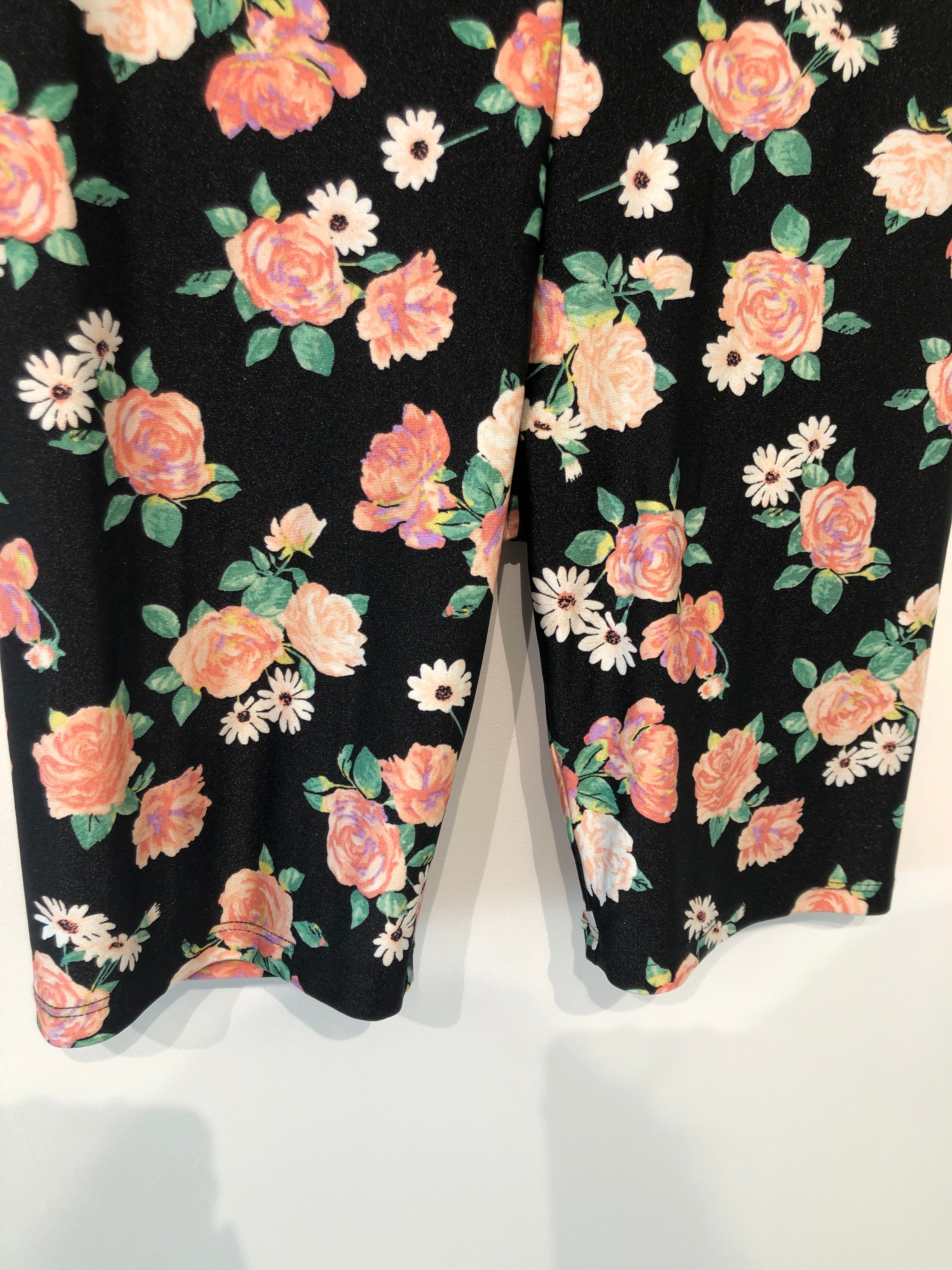 Divided Leggings
