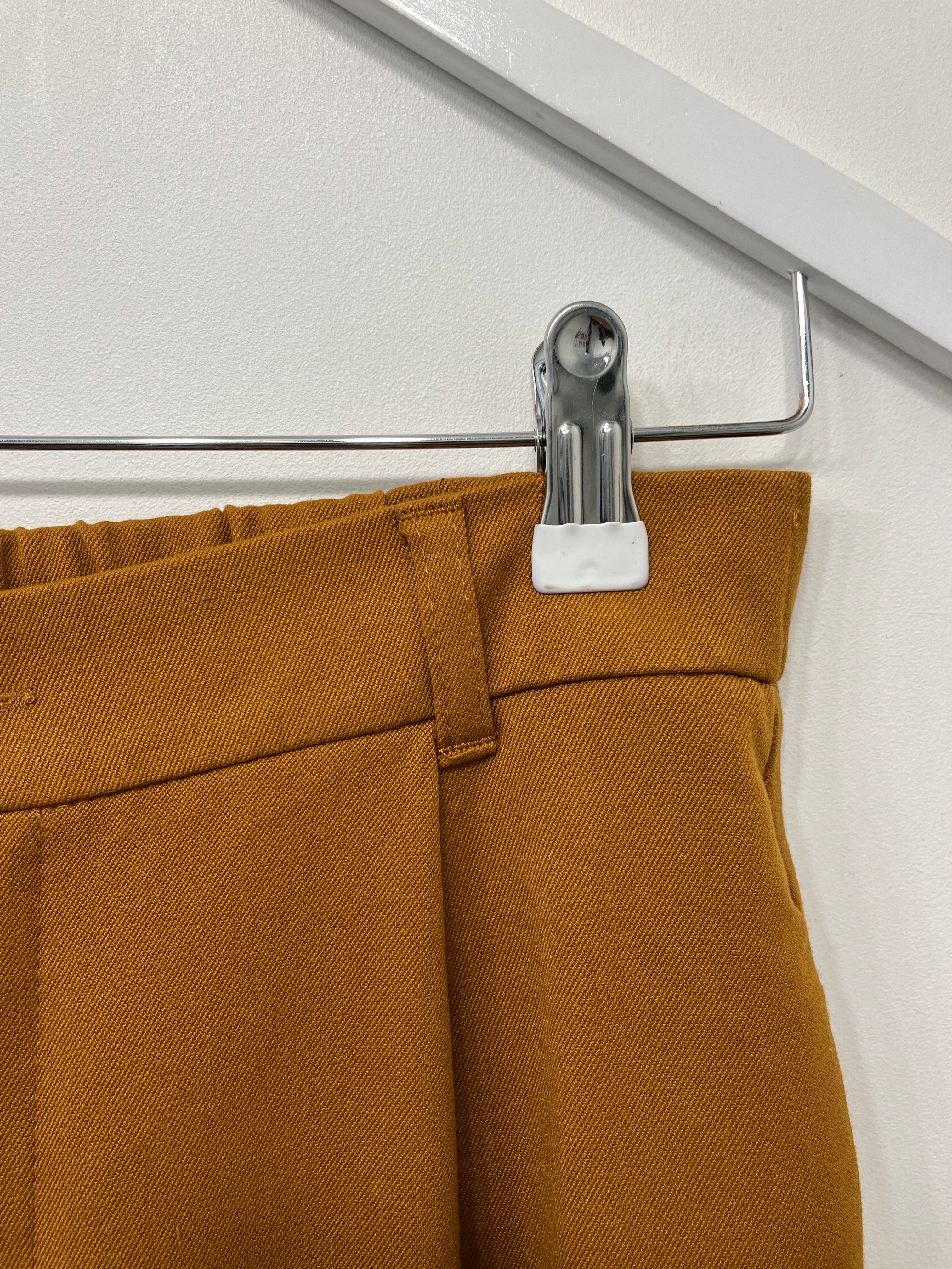 Zara Bukser