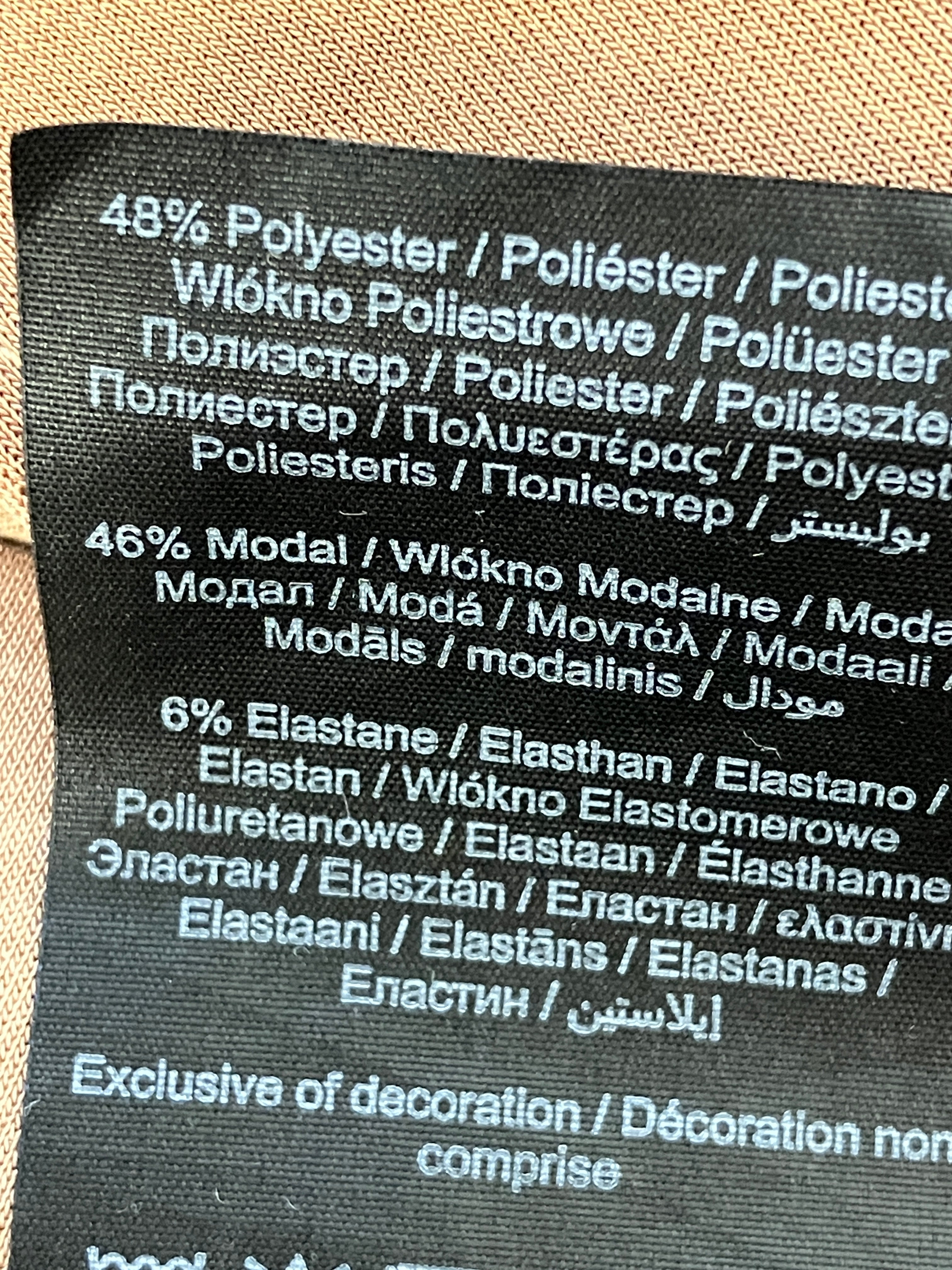 Yas Bukser