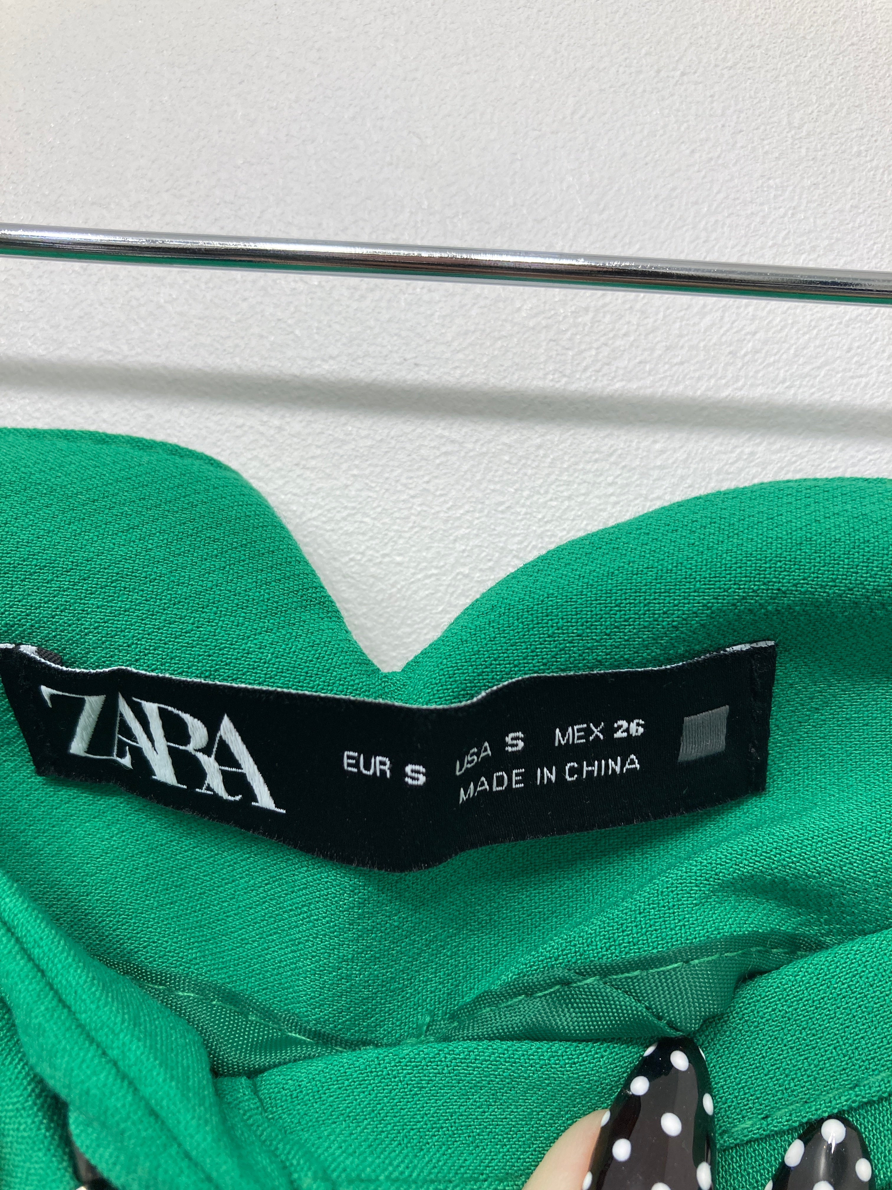 Zara Bukser