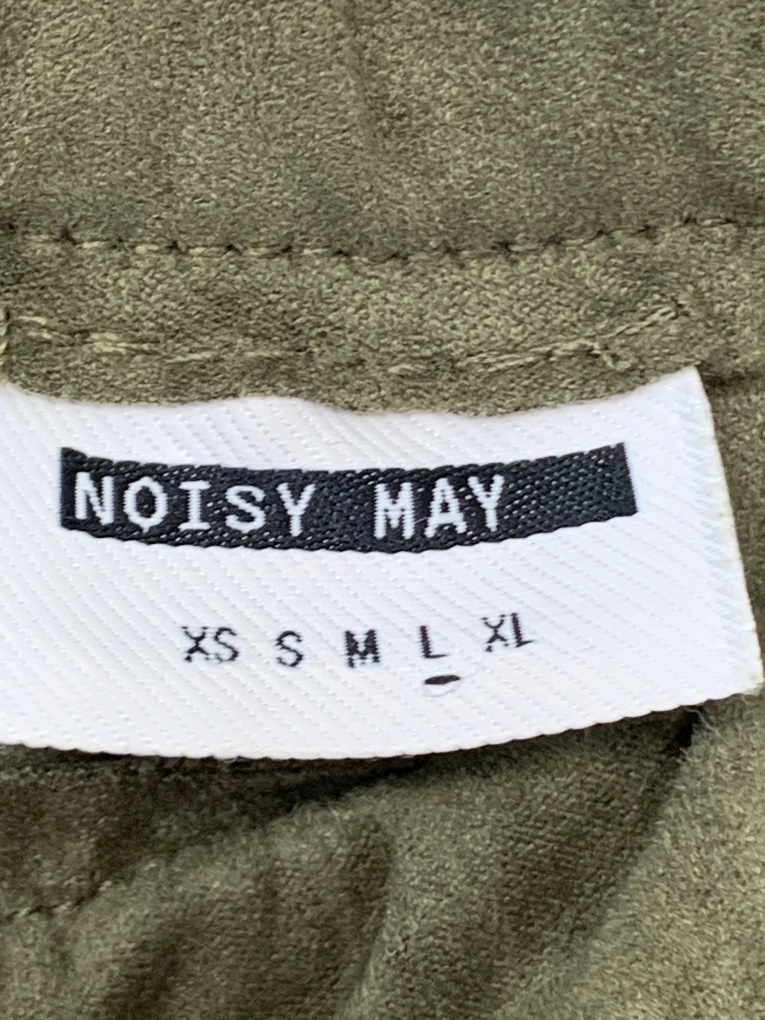 Noisy May Nederdel