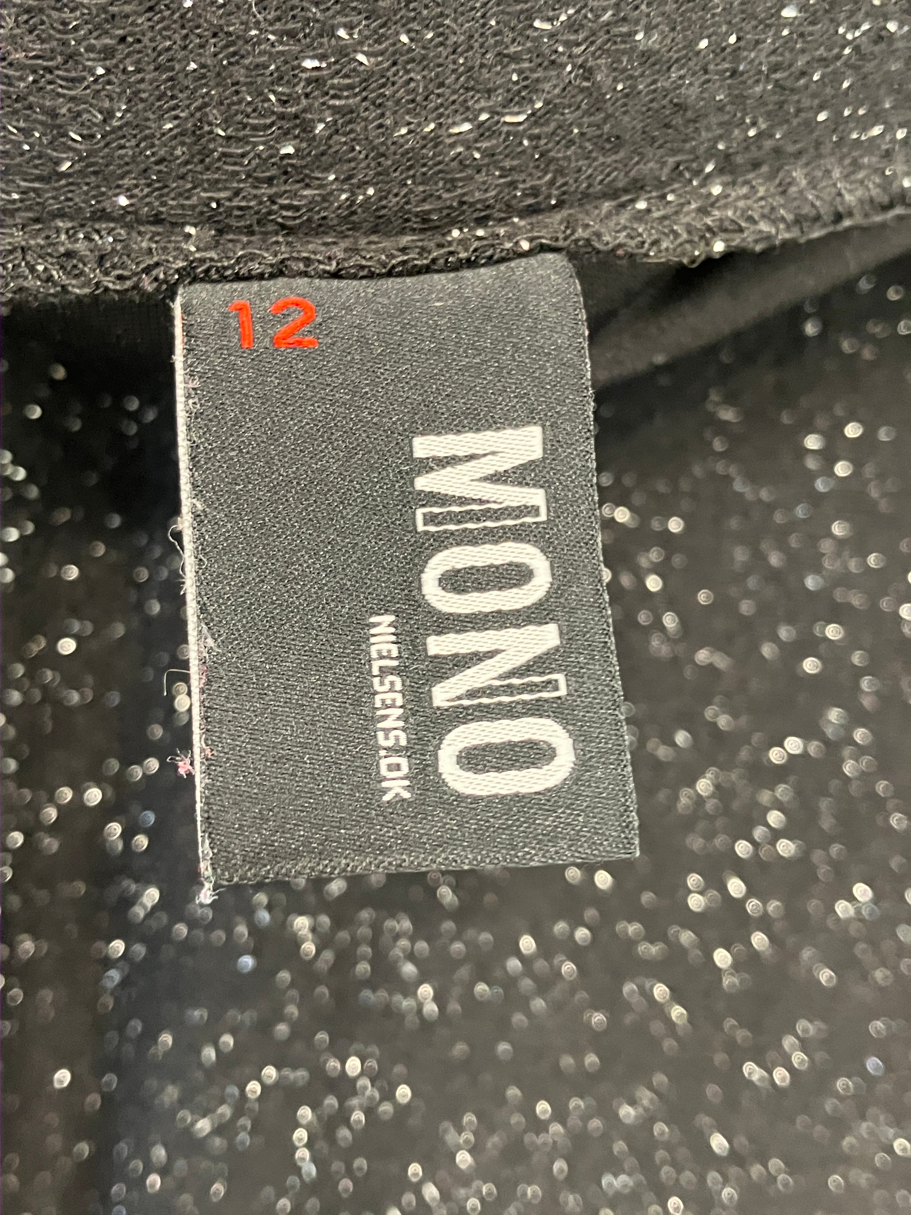 Mono Nederdel