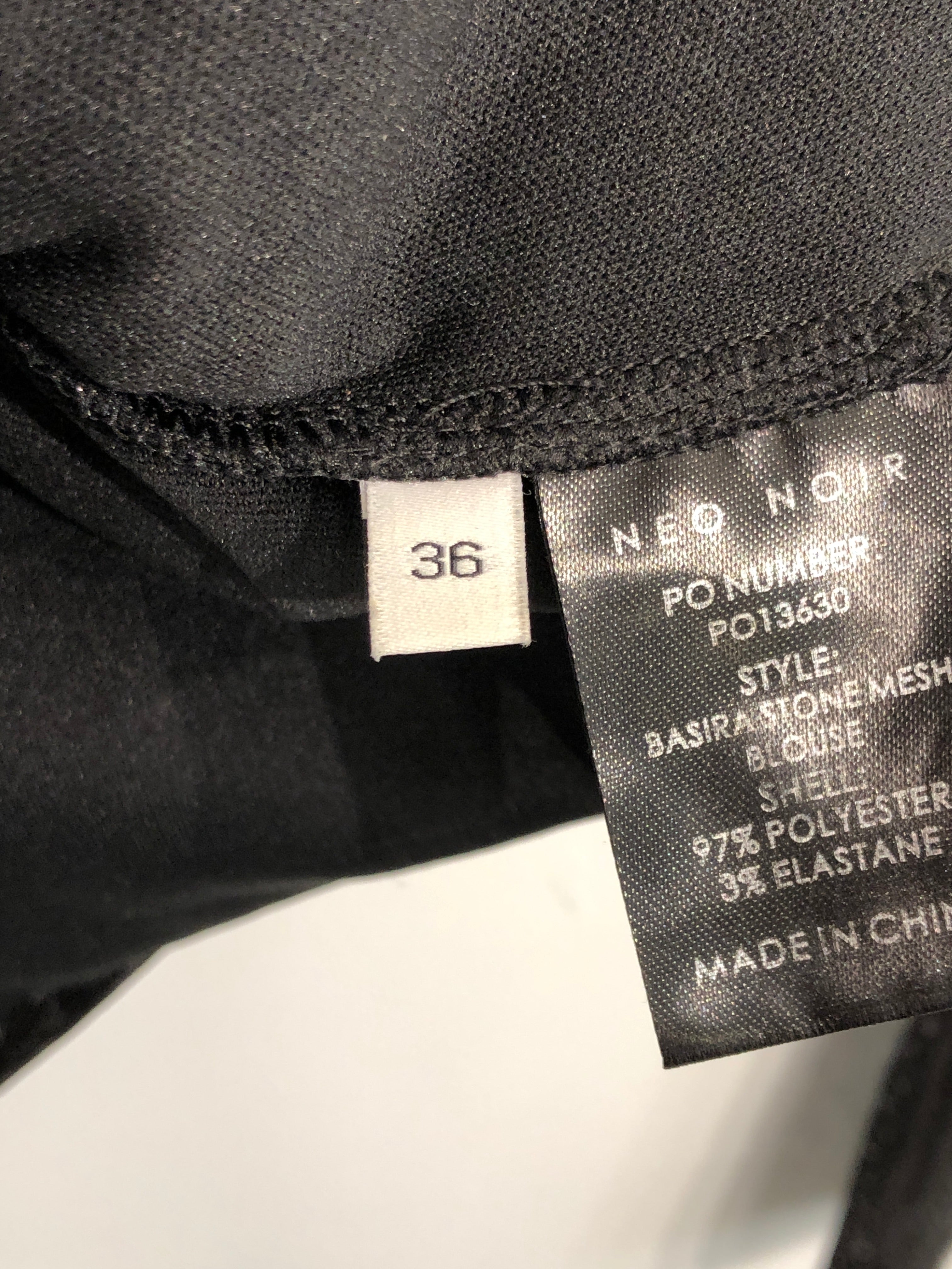 Neo Noir Bluse