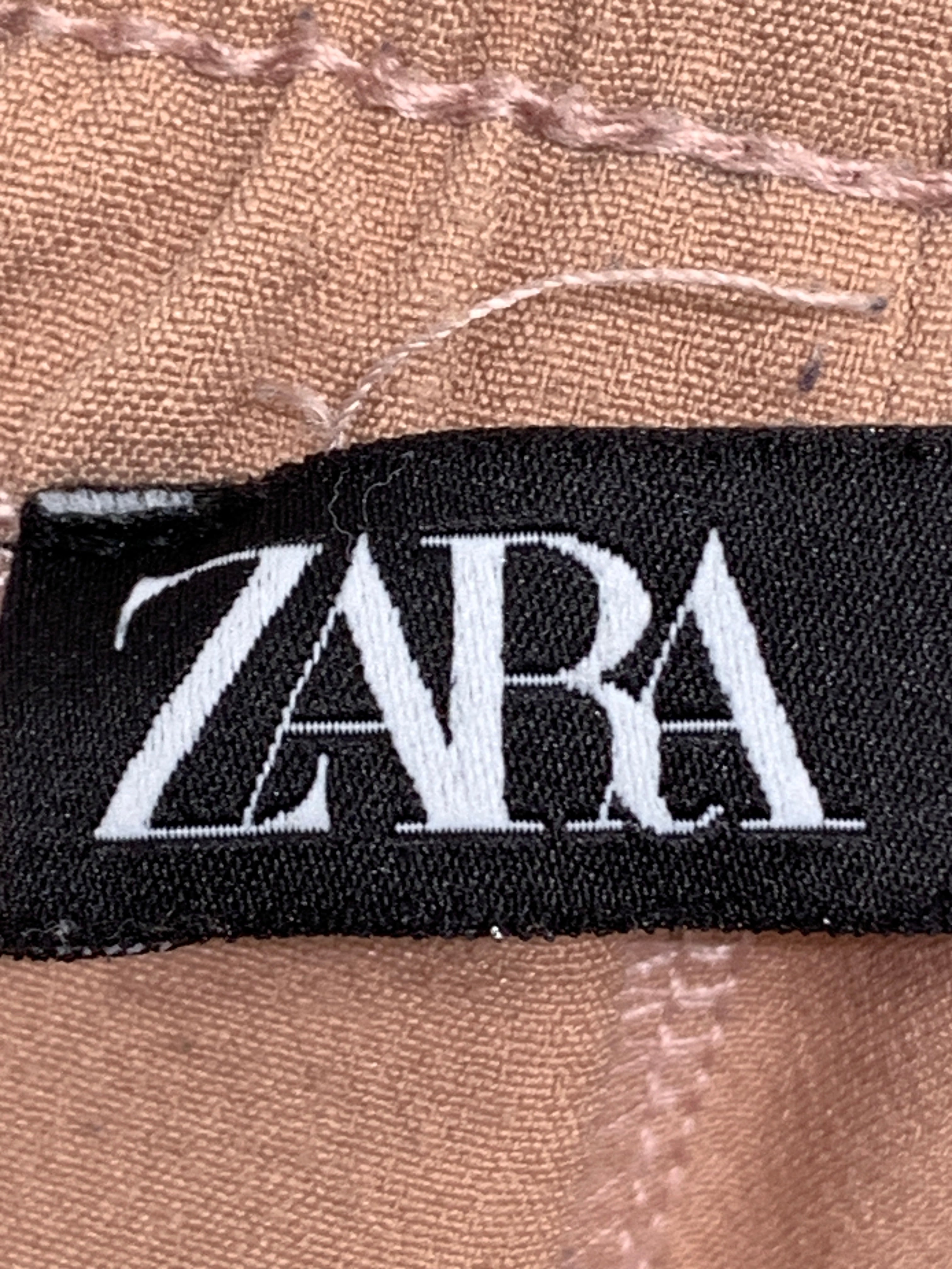Zara Bukser