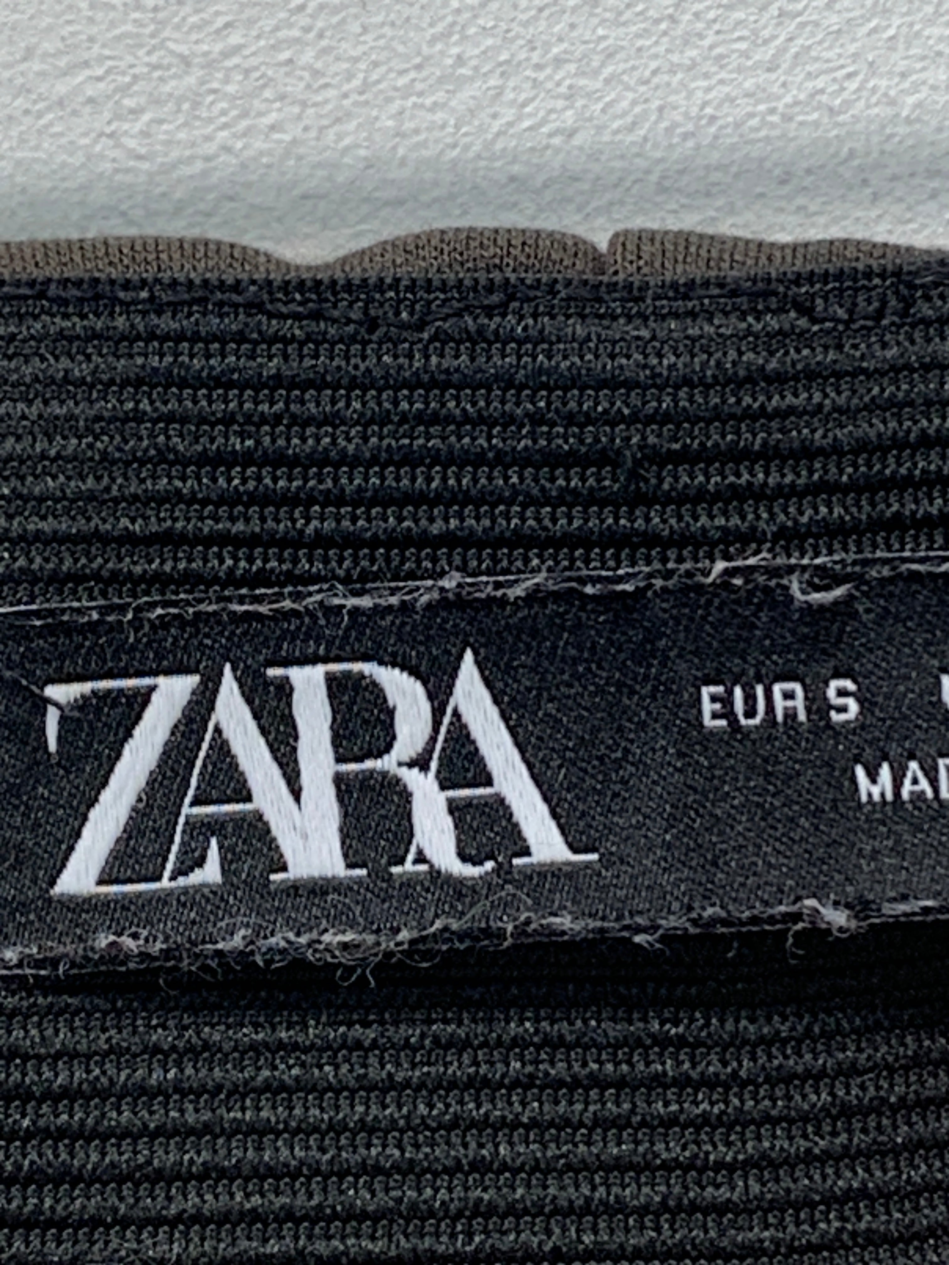 Zara Bukser