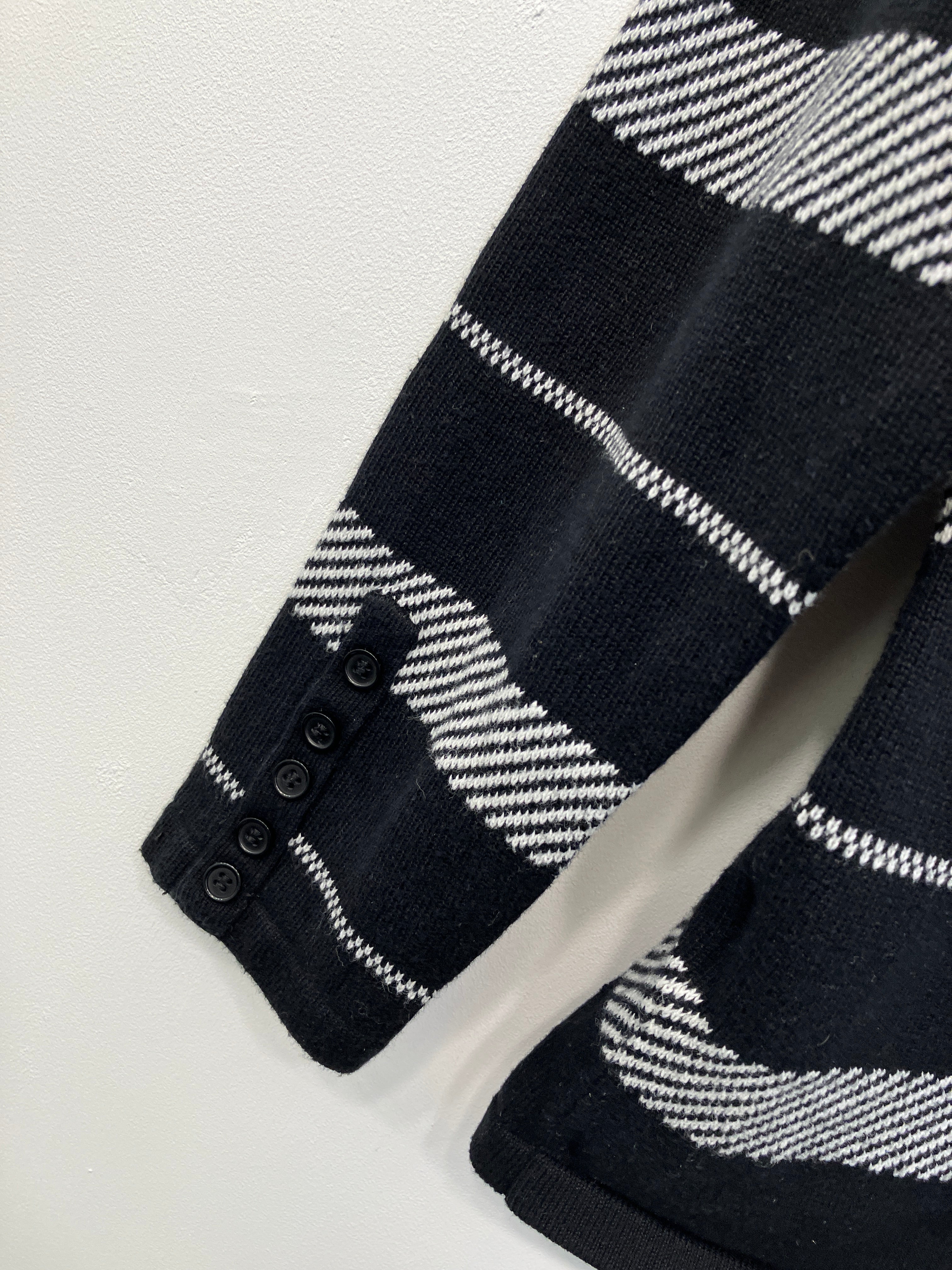 INTOWN sweater