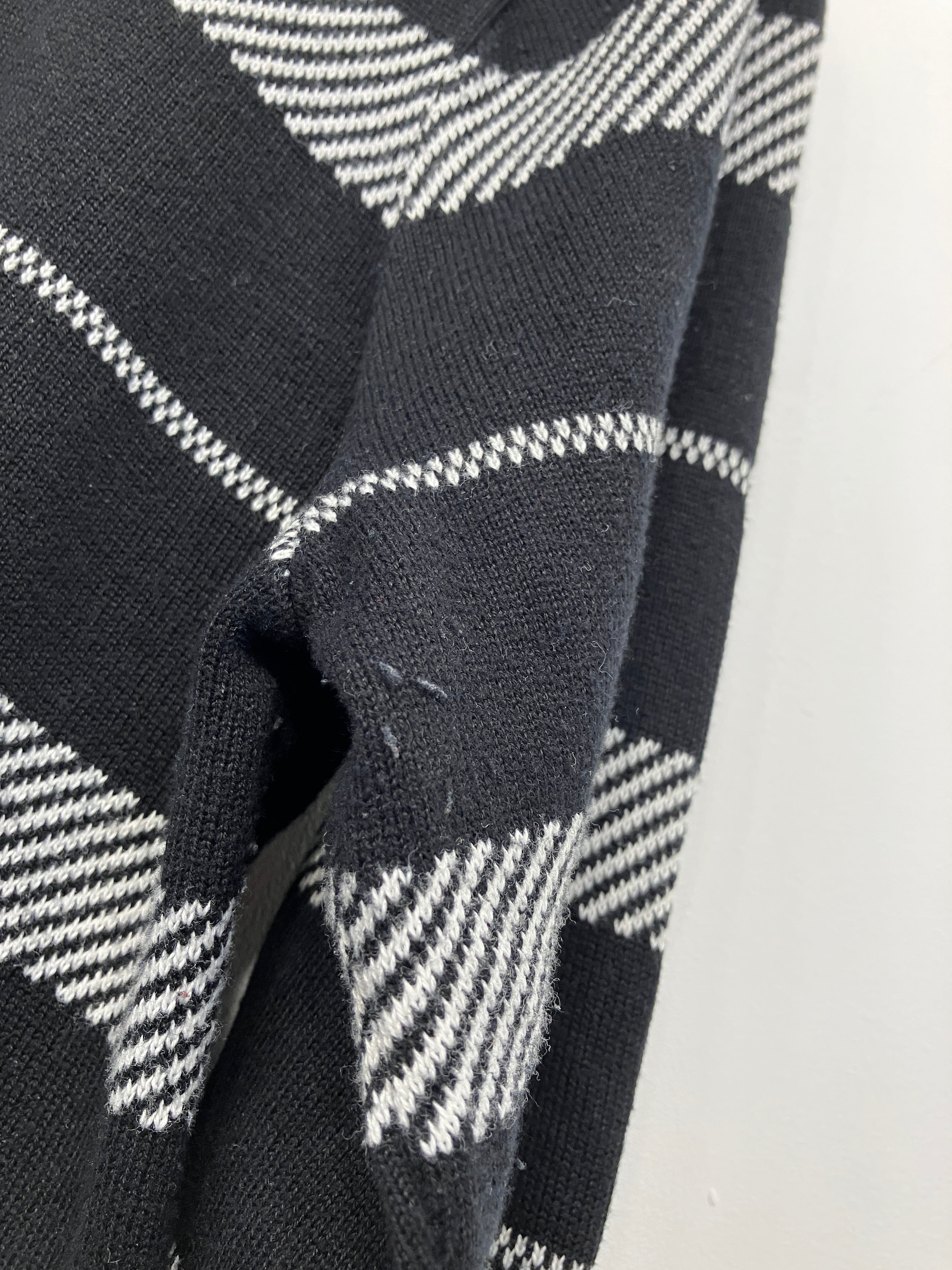 INTOWN sweater