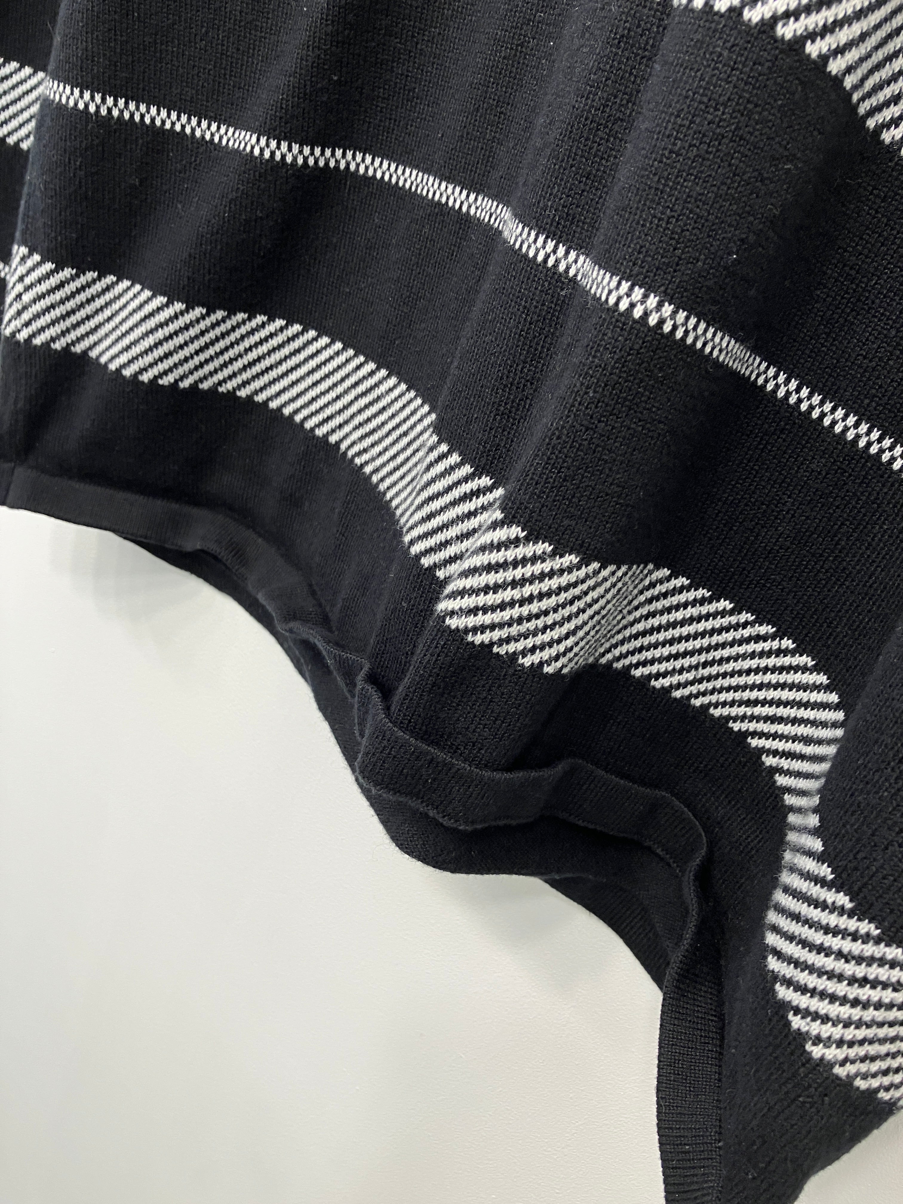 INTOWN sweater