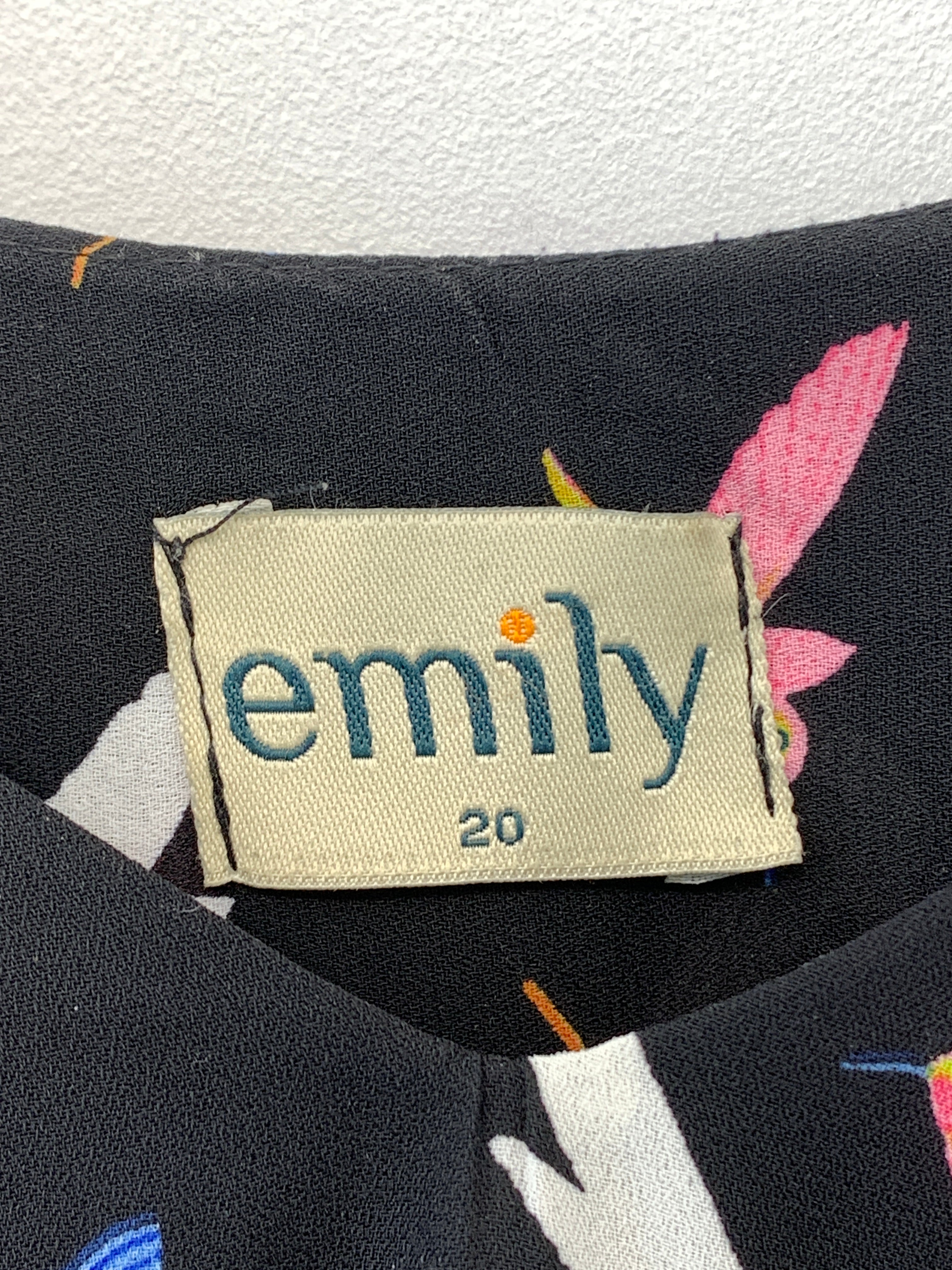 Emily Bluse