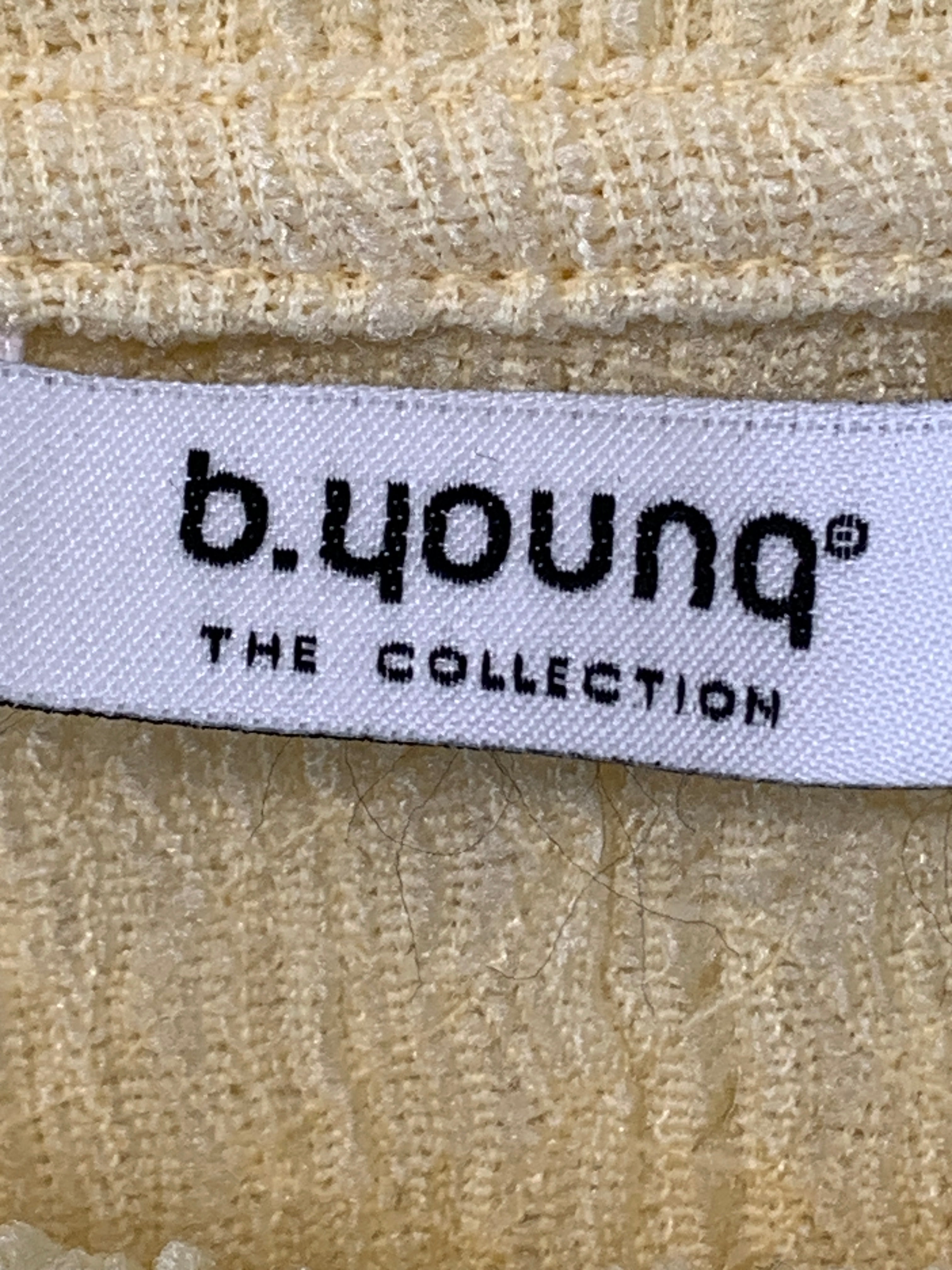 B.Young Bluse