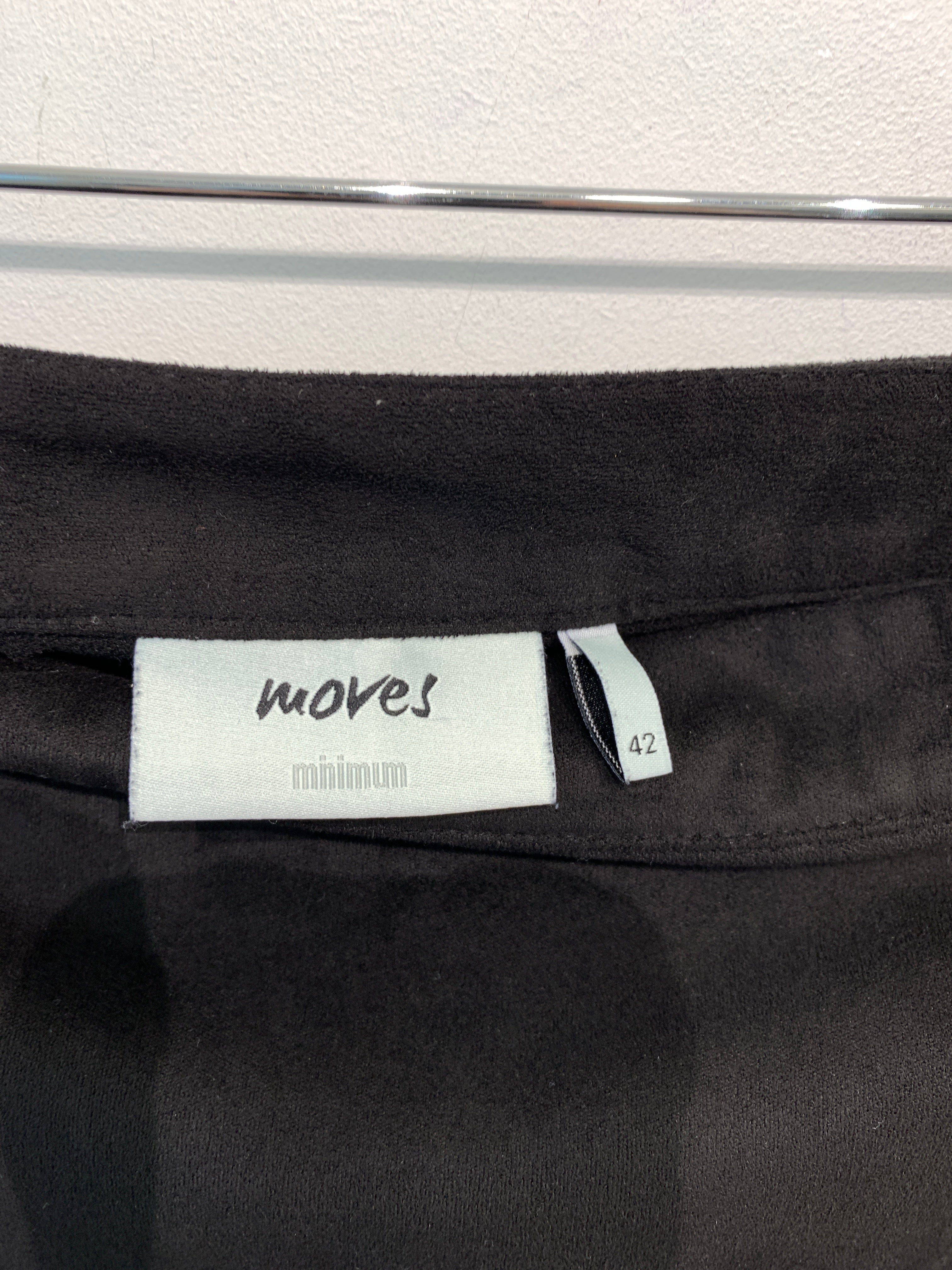 Moves Nederdel