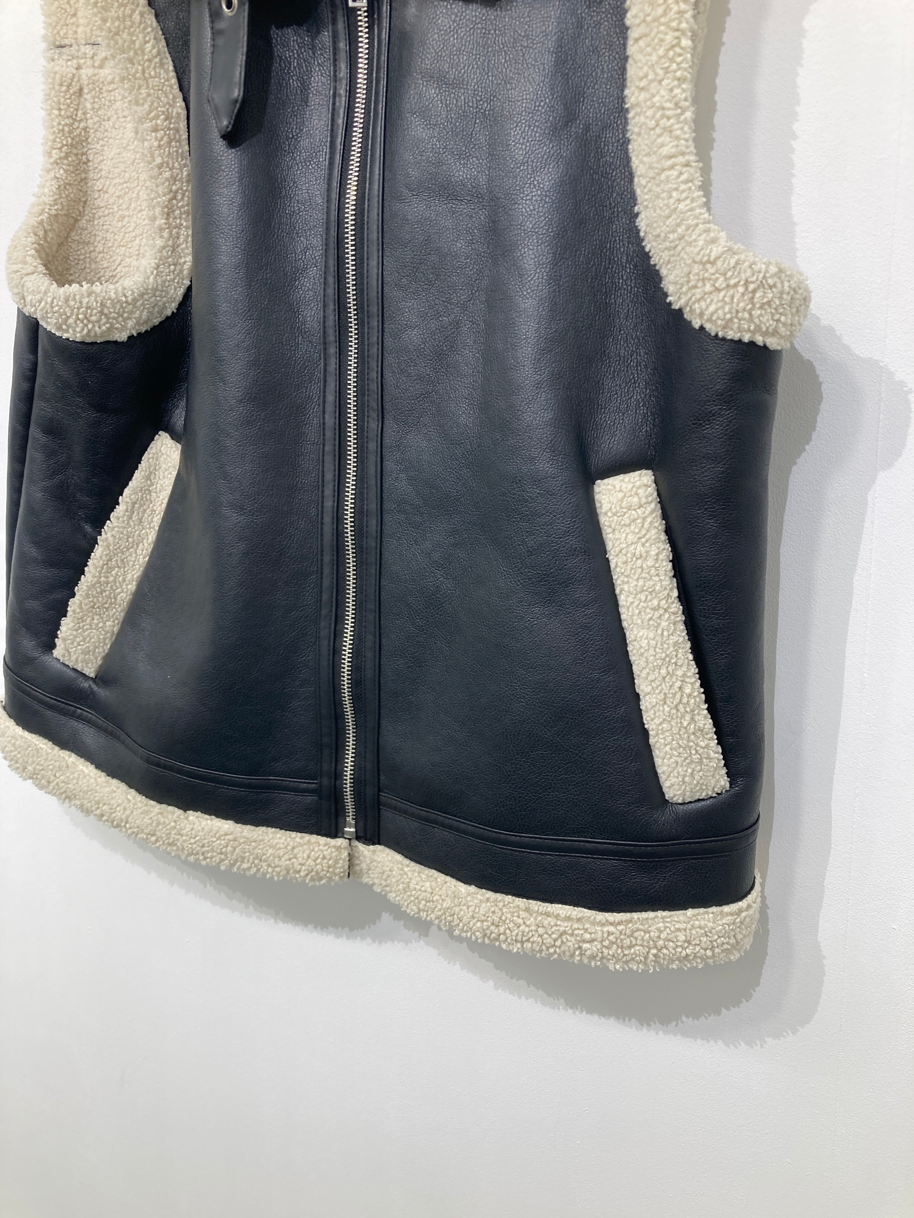 Pieces Vest
