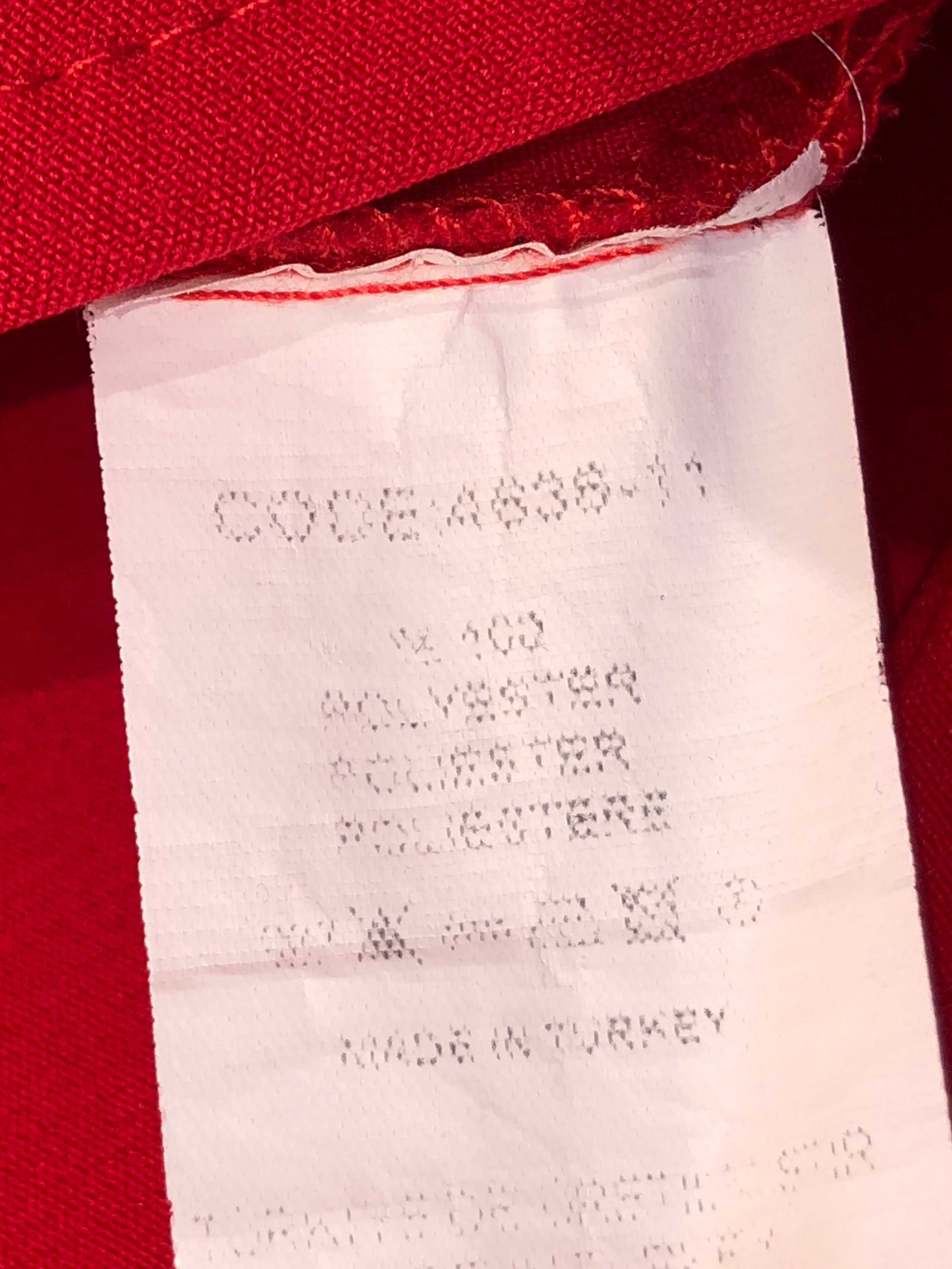 Nisan Buksedragt