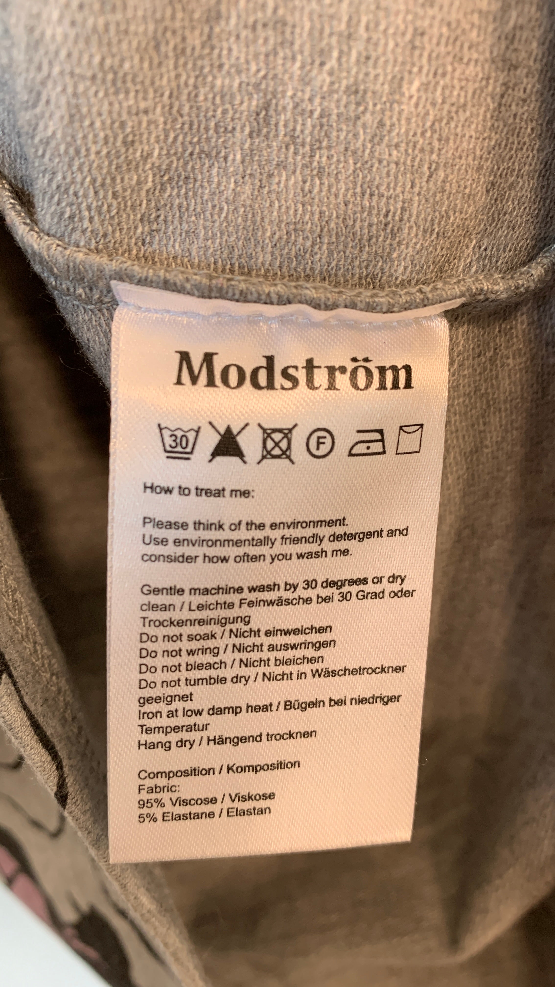 Modstrøm Nederdel