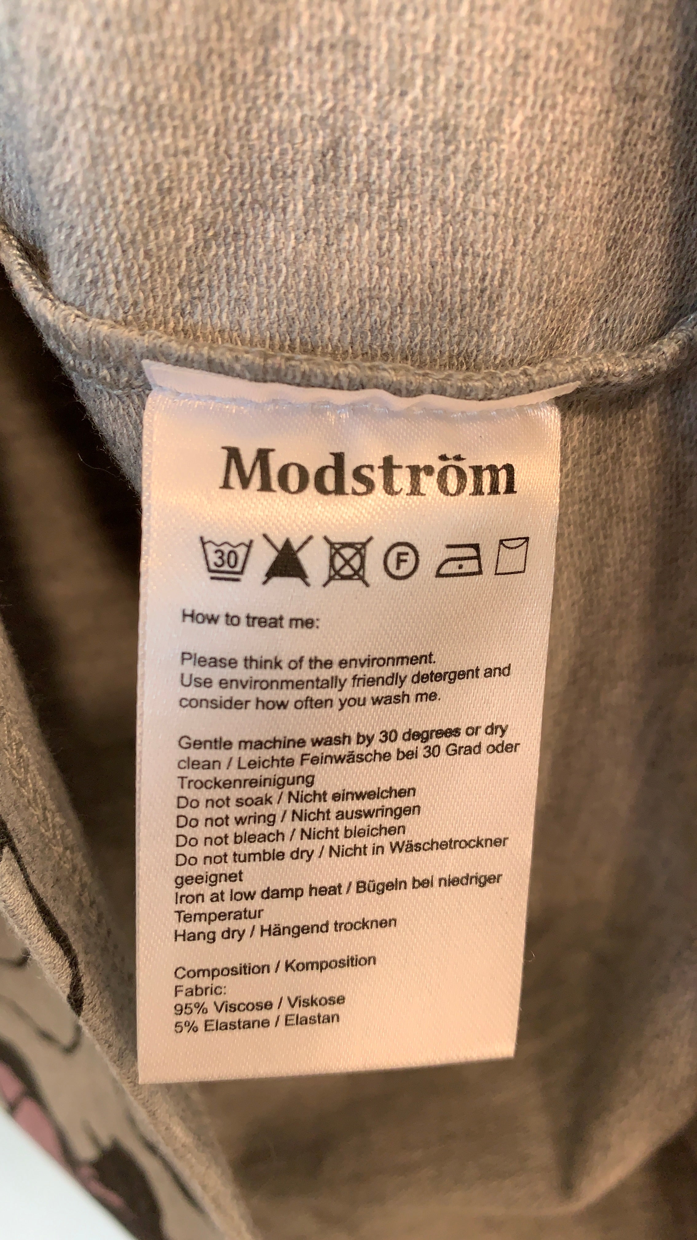 Modstrøm Nederdel