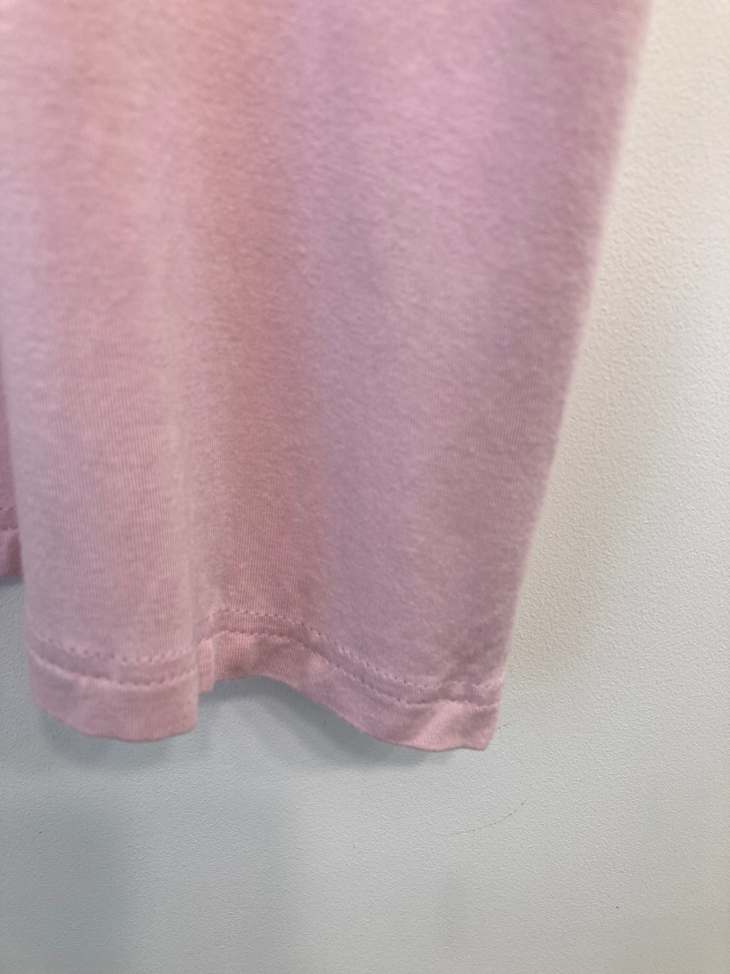 Lyserød T-shirt