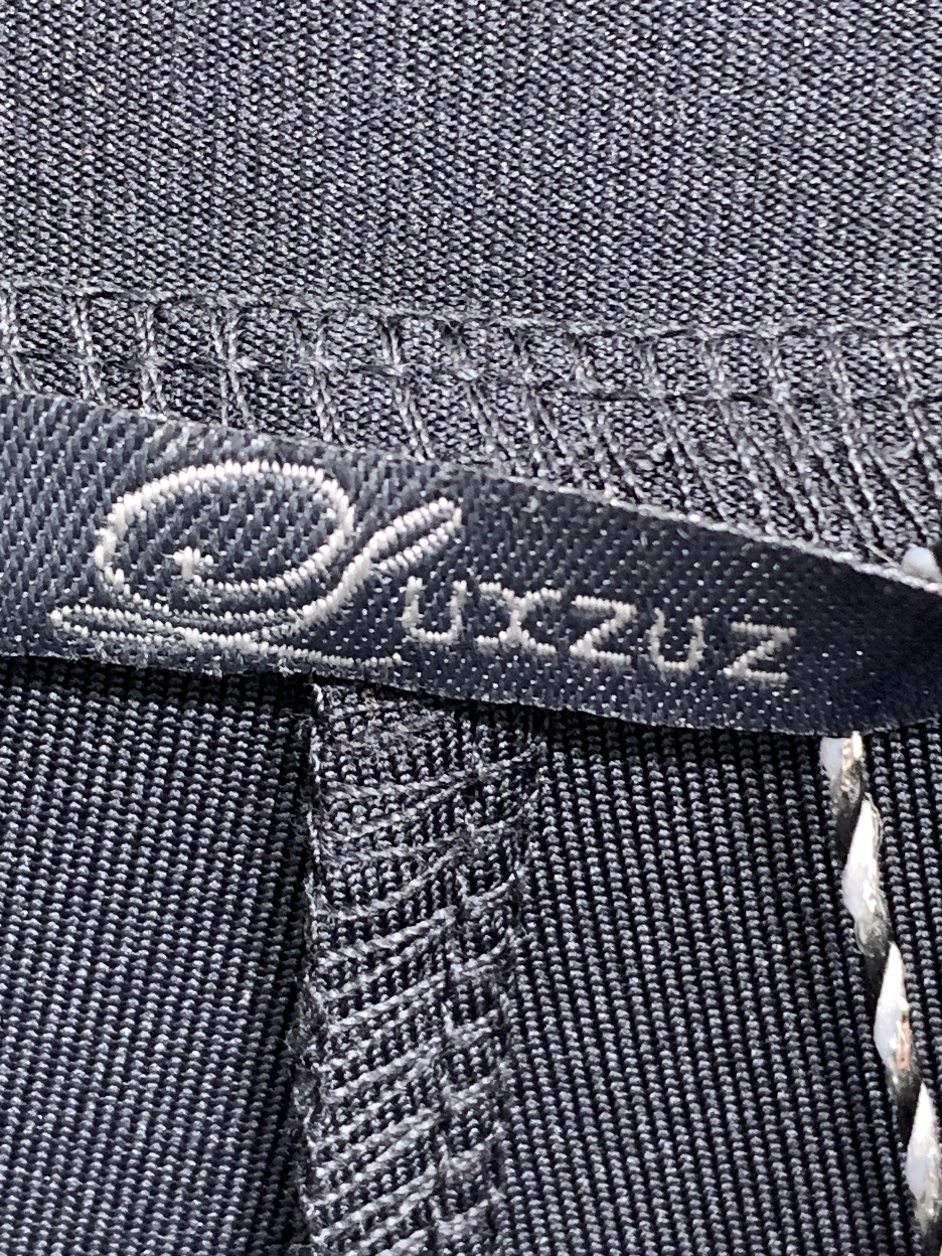 Luxzuz Bukser
