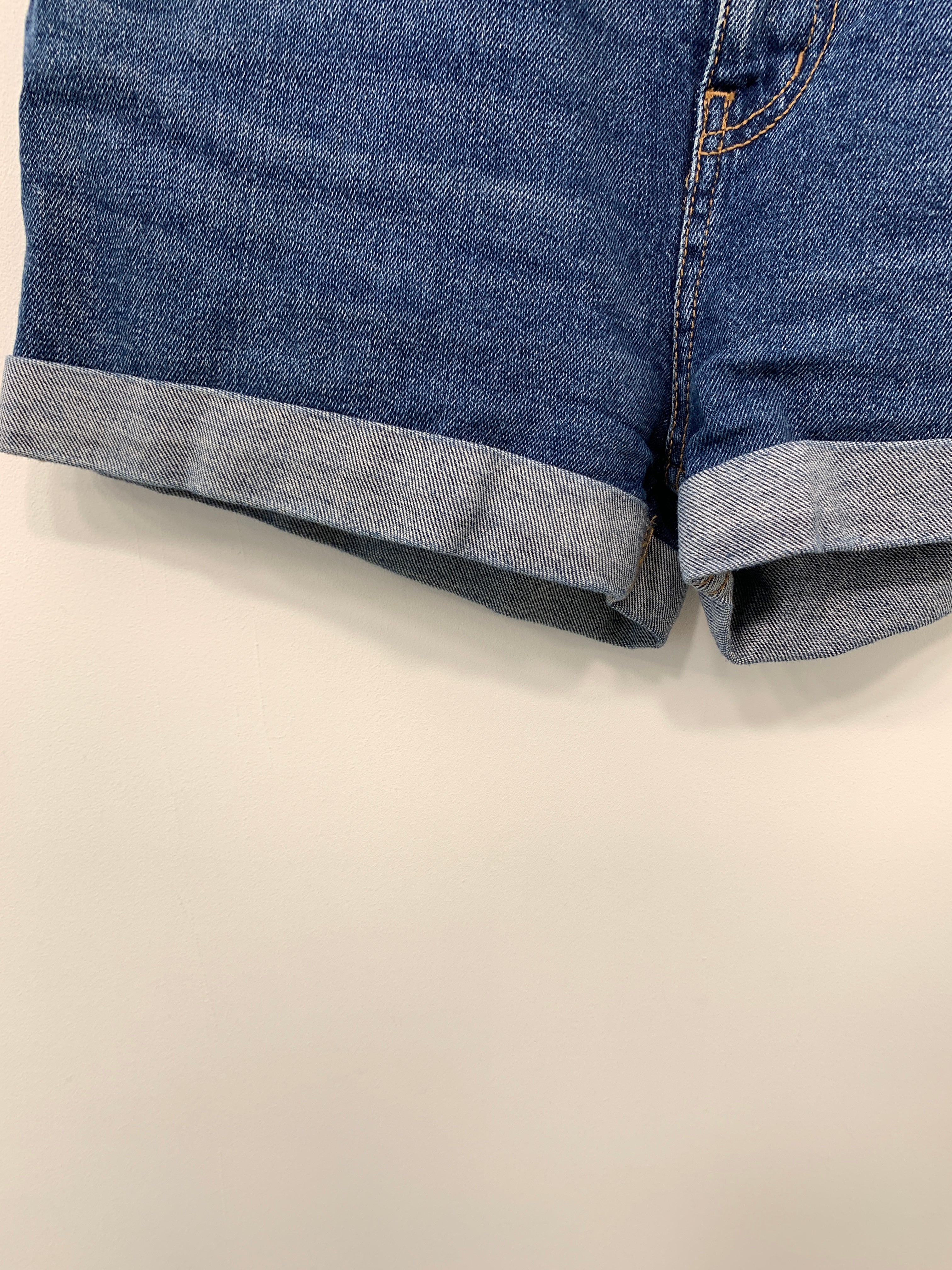 Weekday Shorts