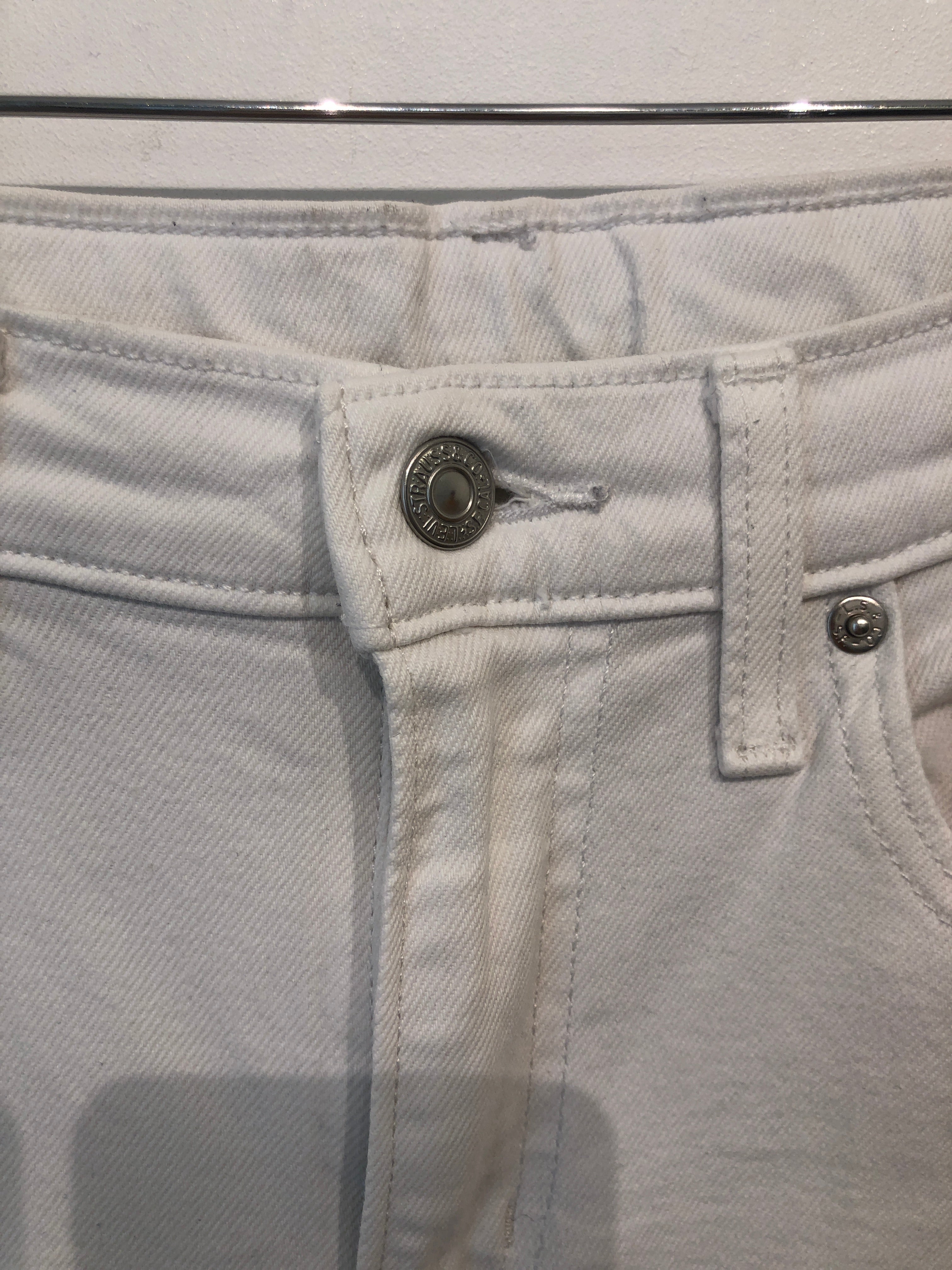 Levis Bukser