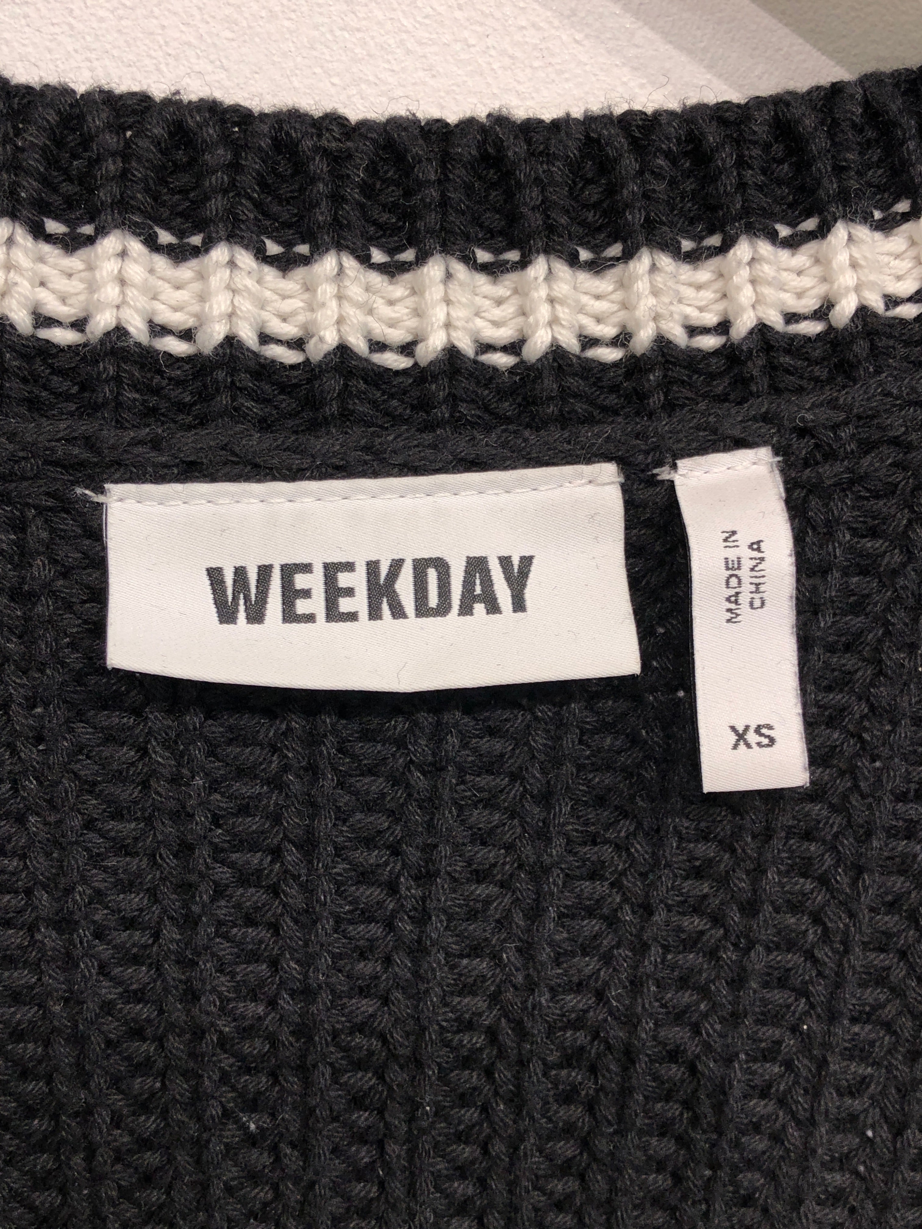 Weekday Strikket Cardigan