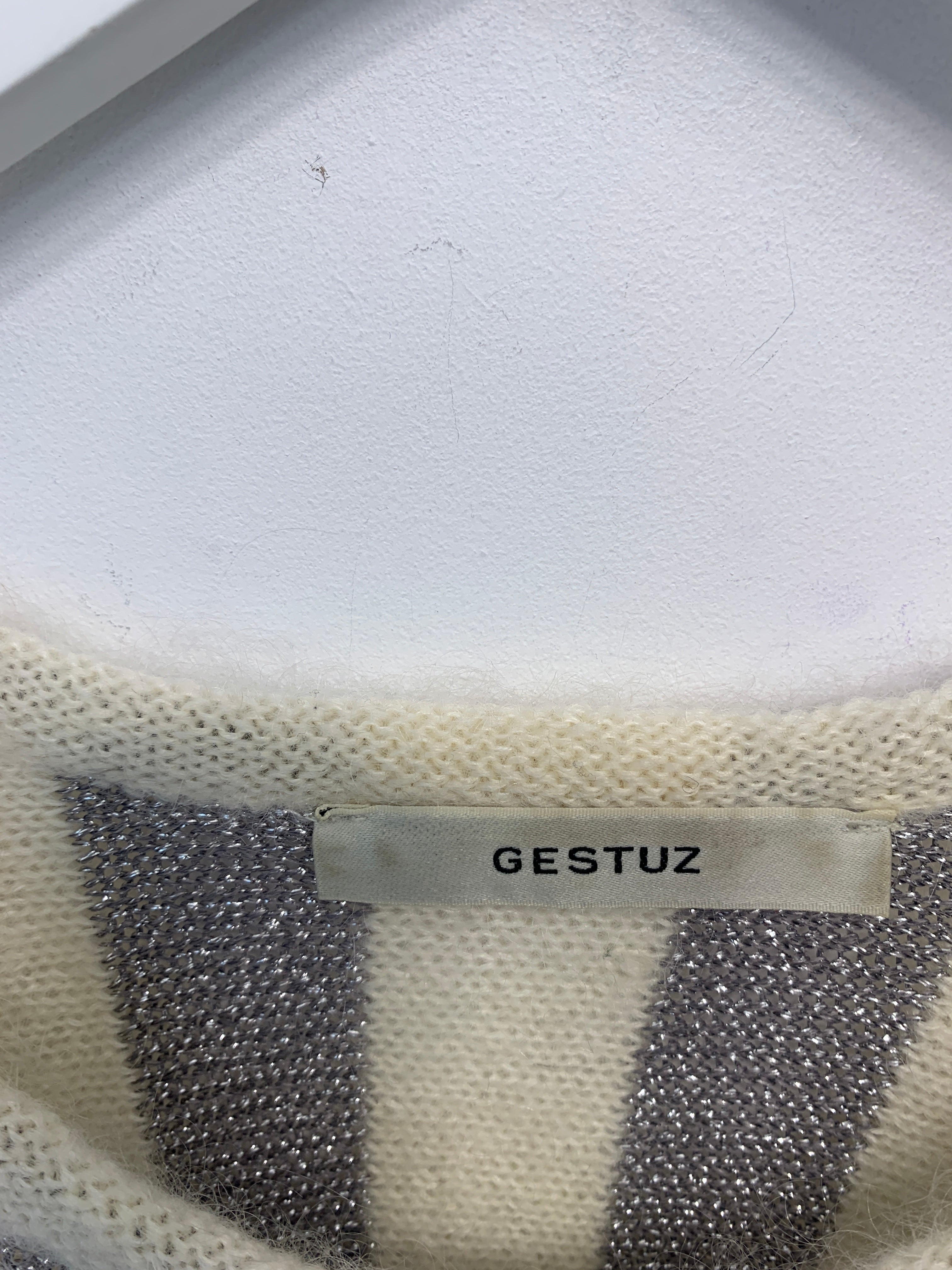 Gestuz Strik