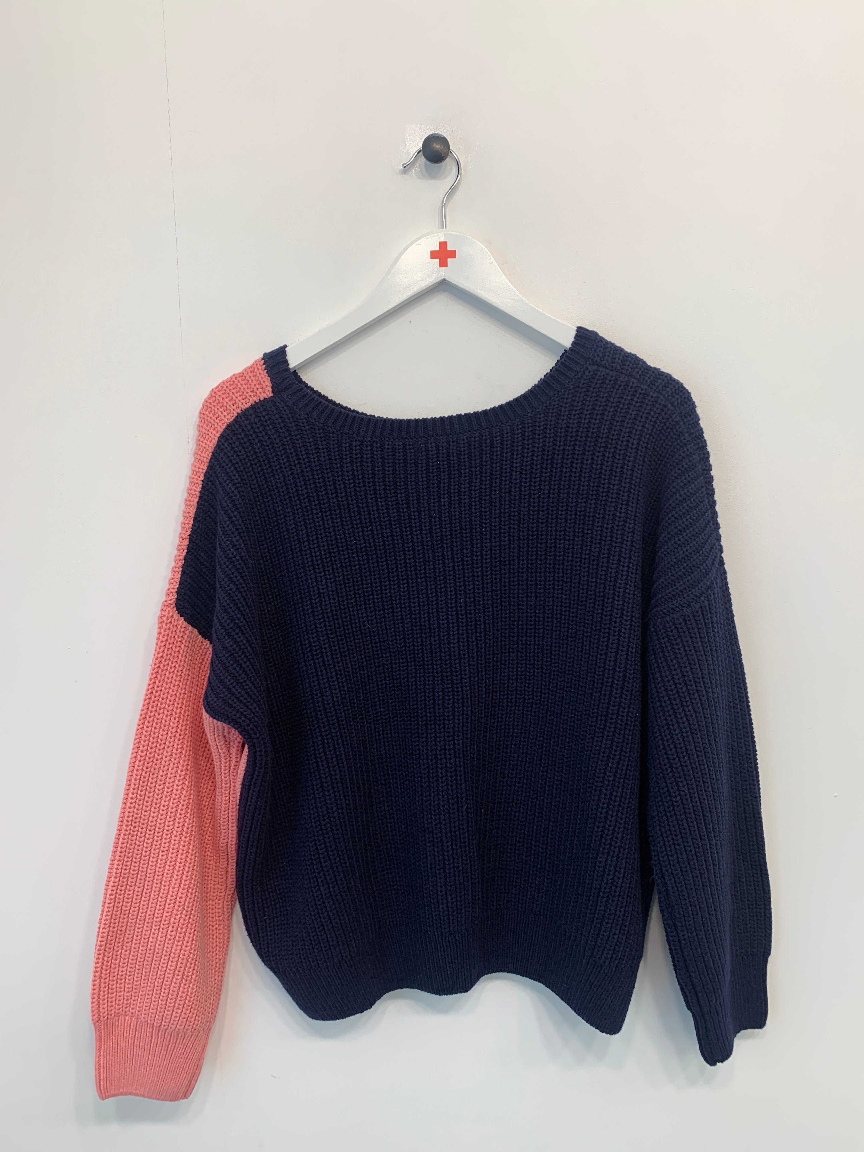 River Island Strik